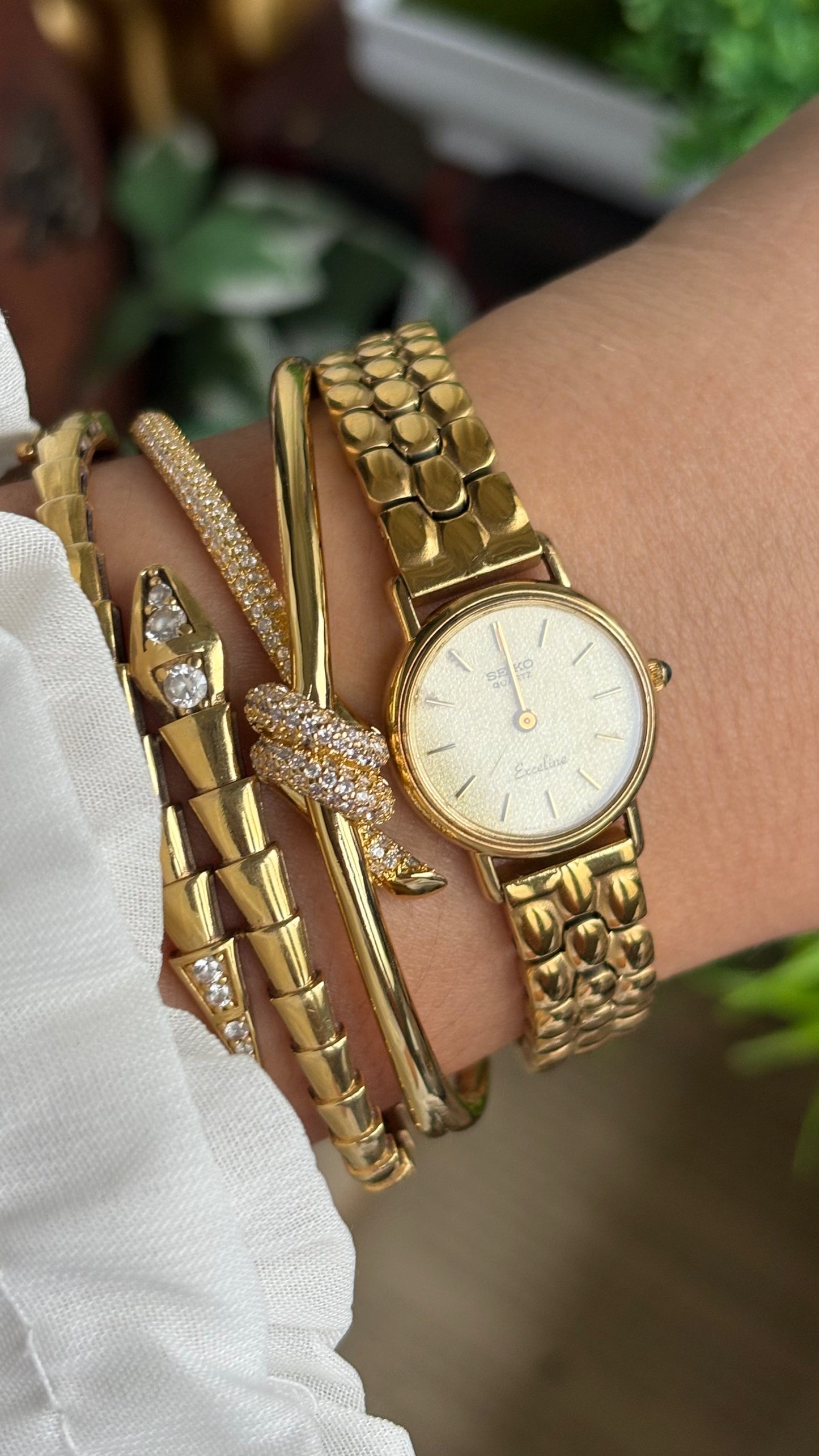 Vintage Dainty Seiko Exceline Watch in Gold Tone Rare Dial