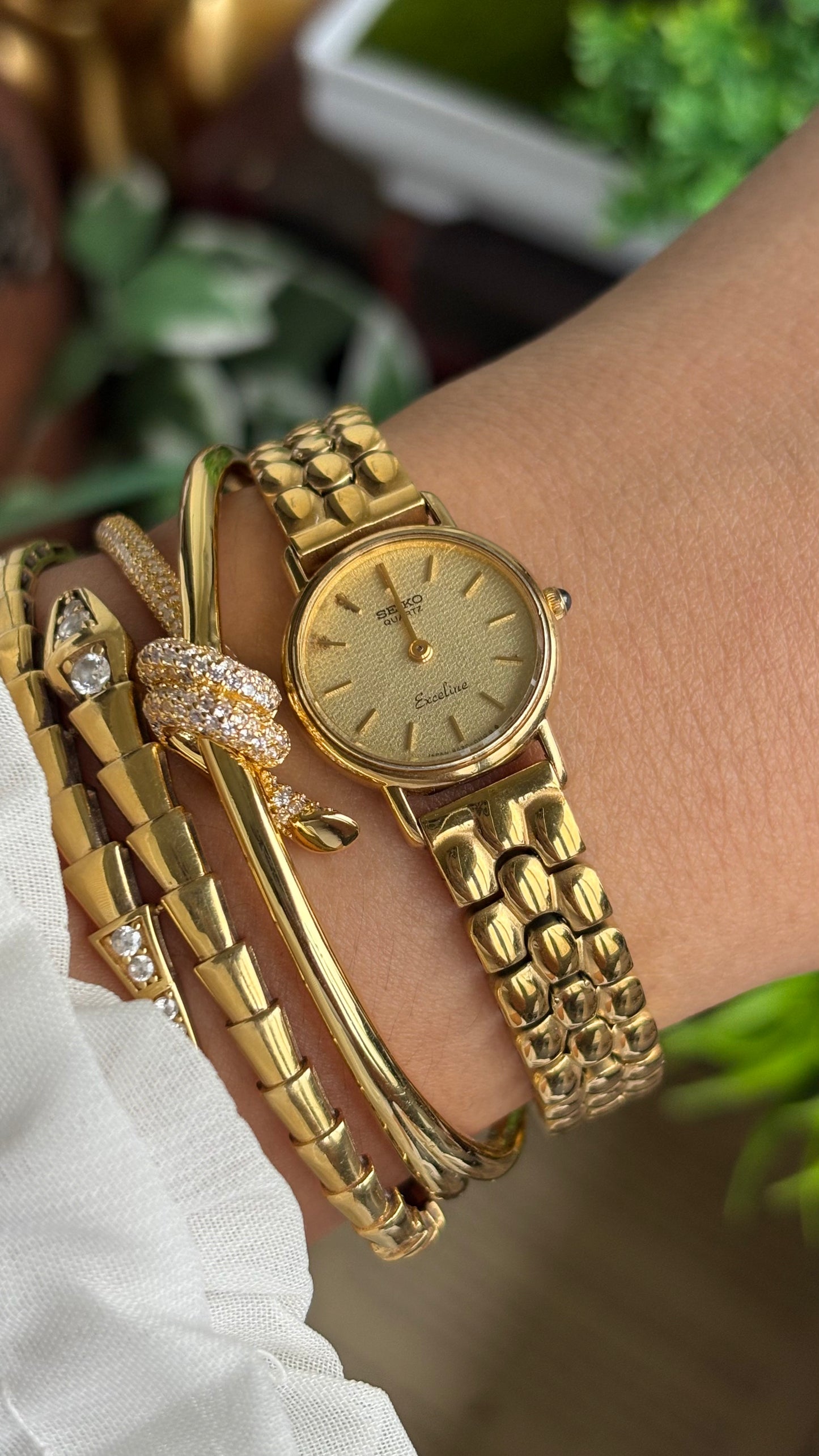Vintage Dainty Seiko Exceline Watch in Gold Tone Rare Dial