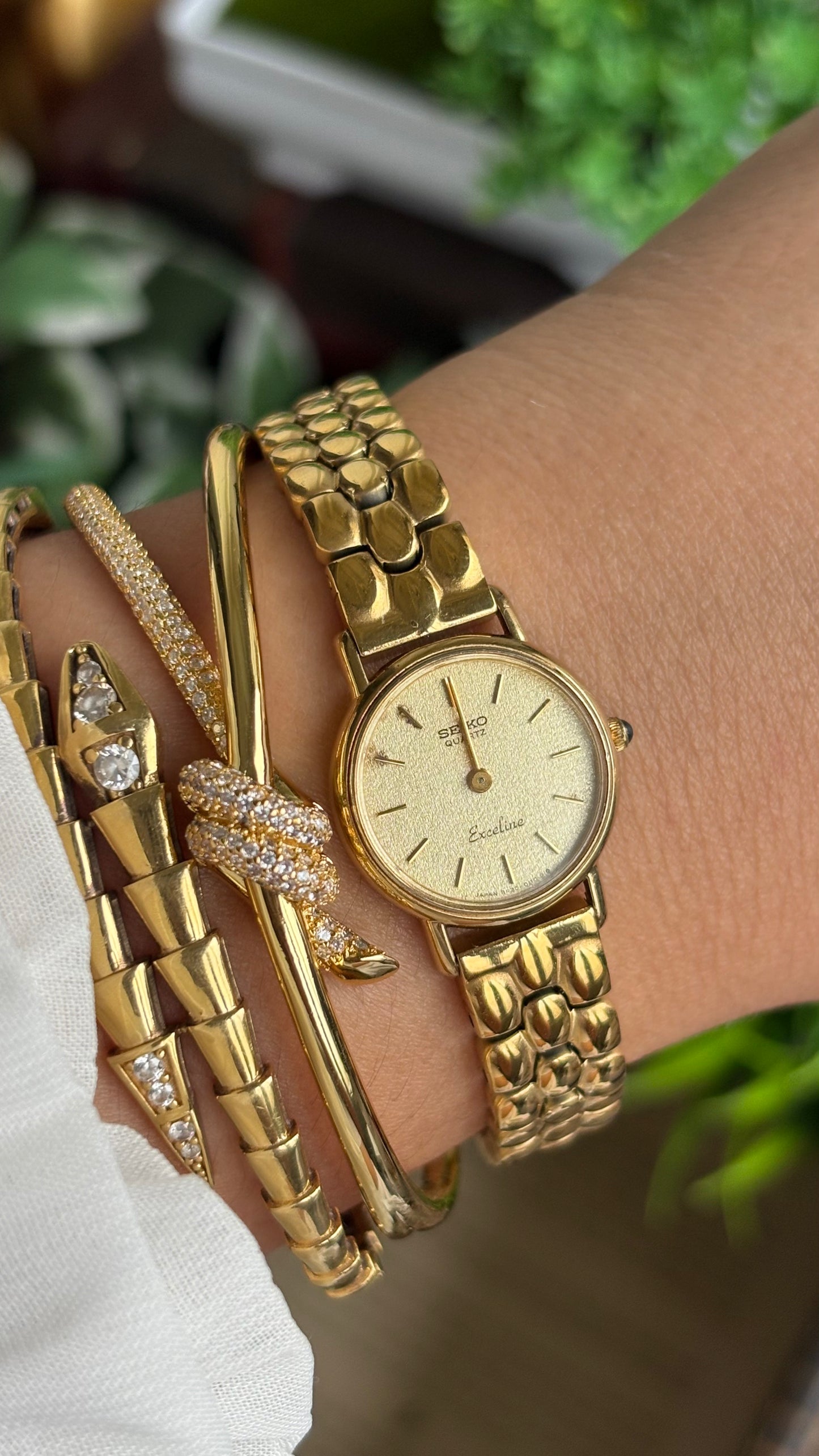 Vintage Dainty Seiko Exceline Watch in Gold Tone Rare Dial