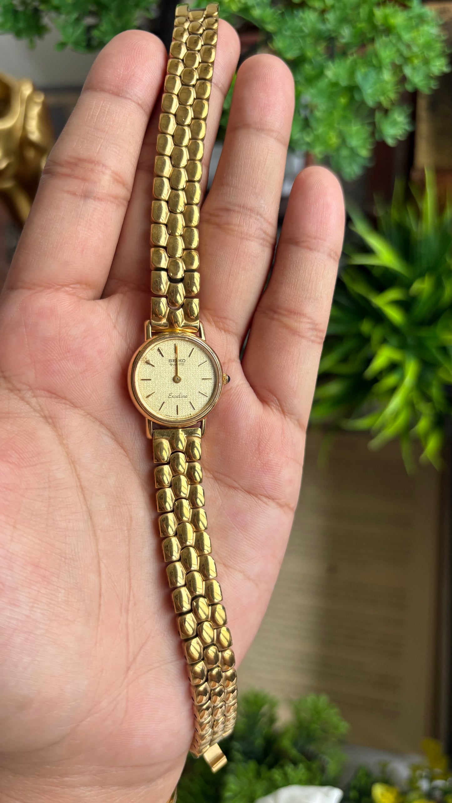 Vintage Dainty Seiko Exceline Watch in Gold Tone Rare Dial