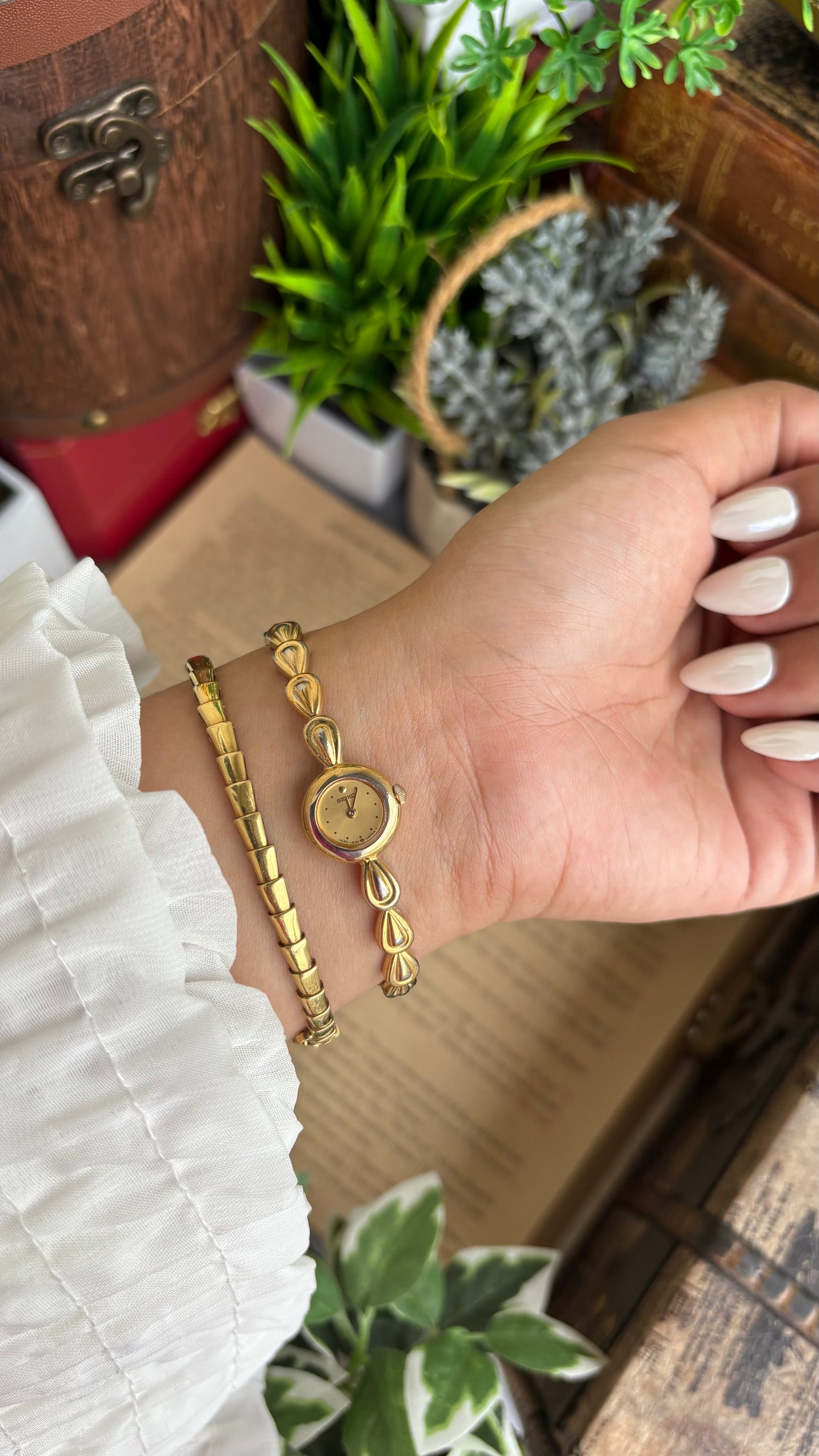 Extremely Rare and Dainty Vintage Seiko Watch in Gold Tone Teardrop Bracelet