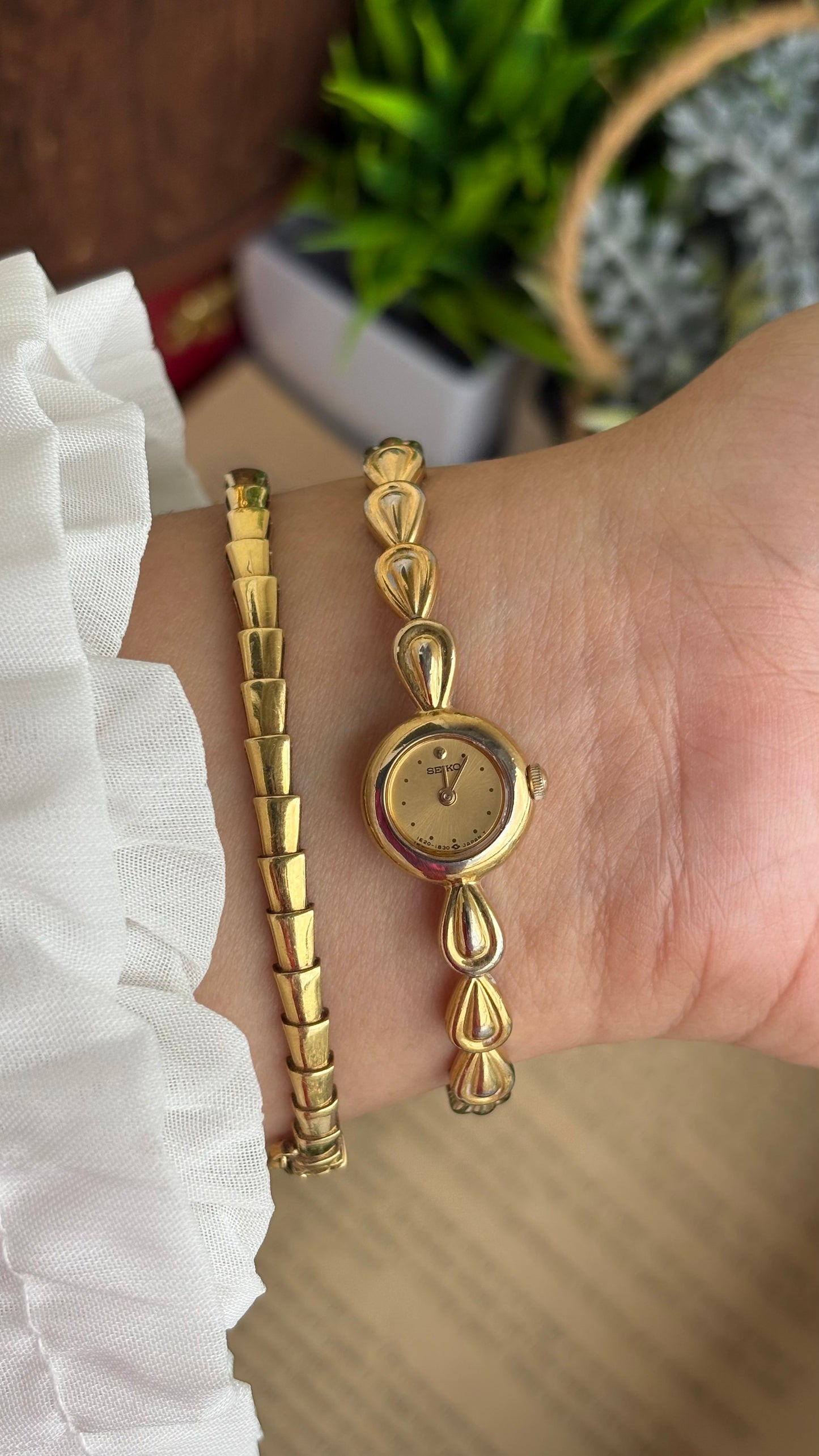 Extremely Rare and Dainty Vintage Seiko Watch in Gold Tone Teardrop Bracelet