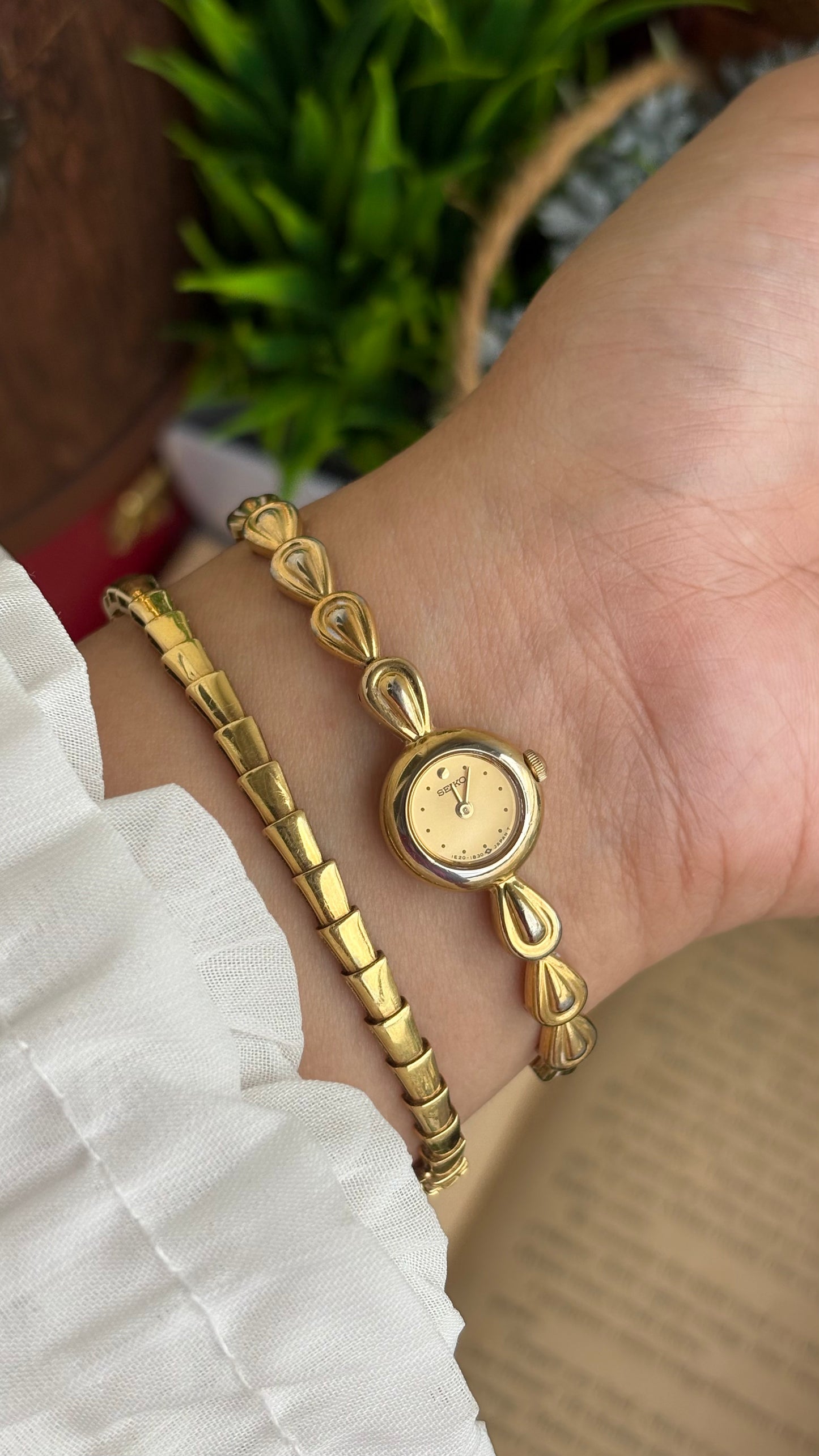 Extremely Rare and Dainty Vintage Seiko Watch in Gold Tone Teardrop Bracelet