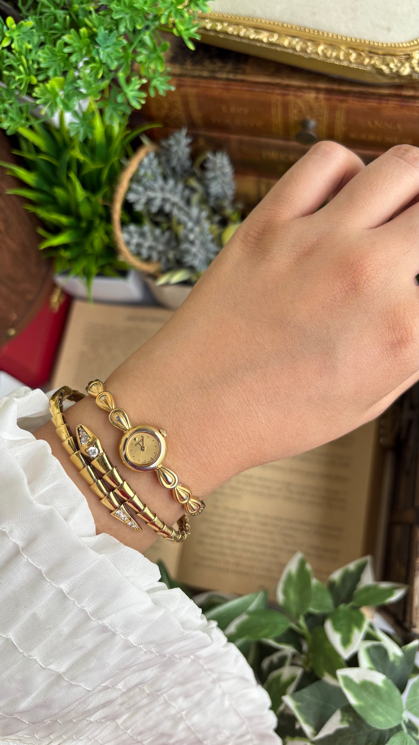 Extremely Rare and Dainty Vintage Seiko Watch in Gold Tone Teardrop Bracelet