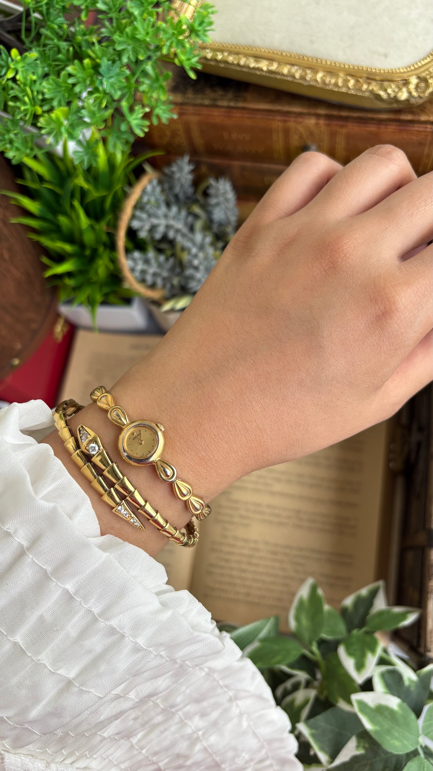 Extremely Rare and Dainty Vintage Seiko Watch in Gold Tone Teardrop Bracelet