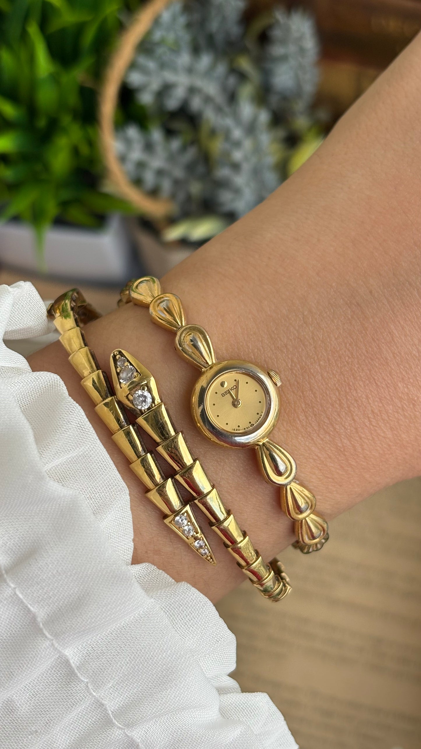 Extremely Rare and Dainty Vintage Seiko Watch in Gold Tone Teardrop Bracelet