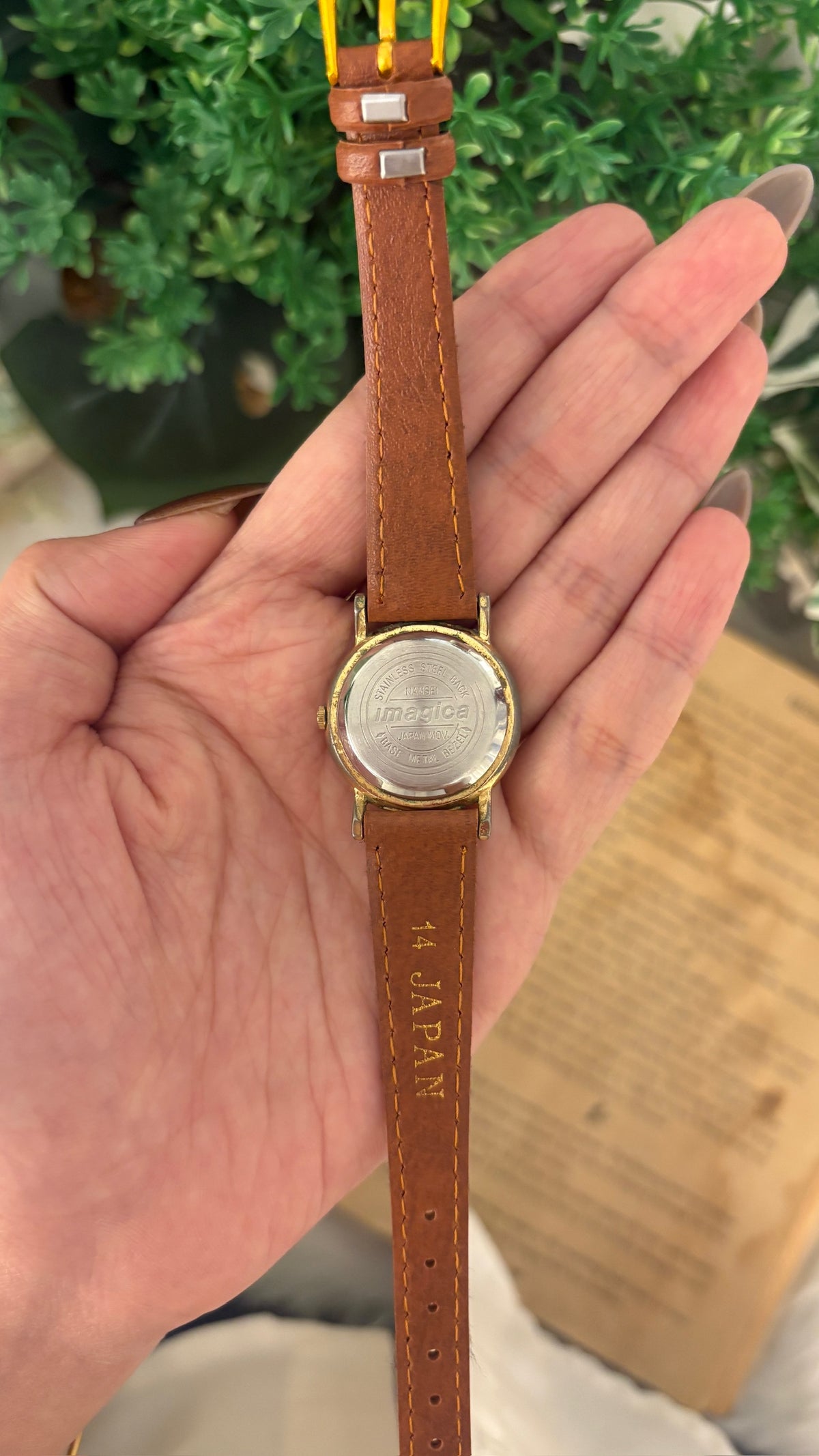Vintage Imagica Classic Watch in Gold Tone Brown Leather Quartz