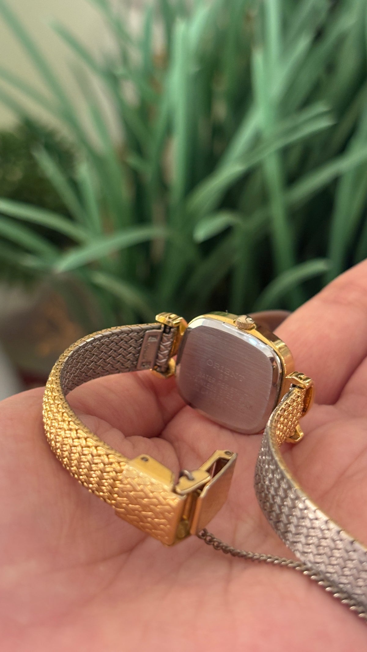 Rare Vintage Orient Seiko Elegant Rhinestone Accent Mesh Cocktail Watch in Gold Tone Quartz