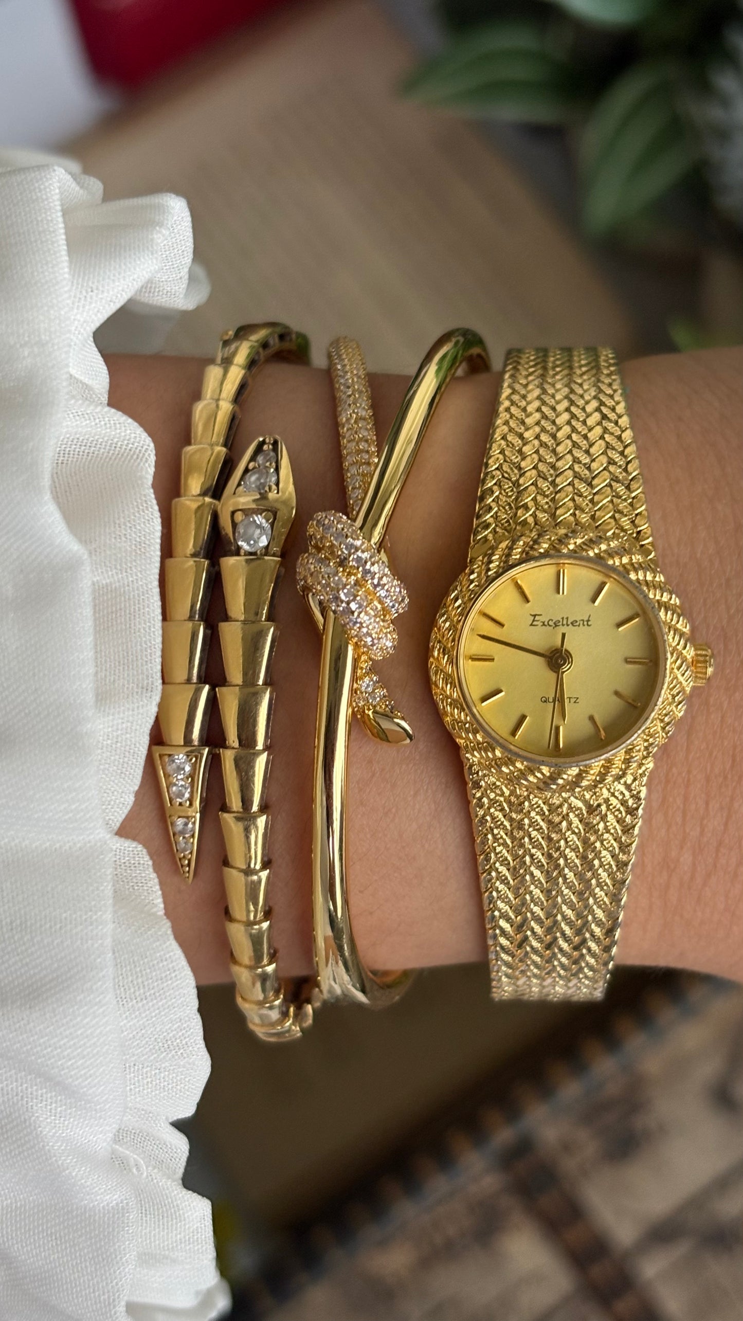 Vintage Excellent Woven Watch in Gold Tone Piaget Style