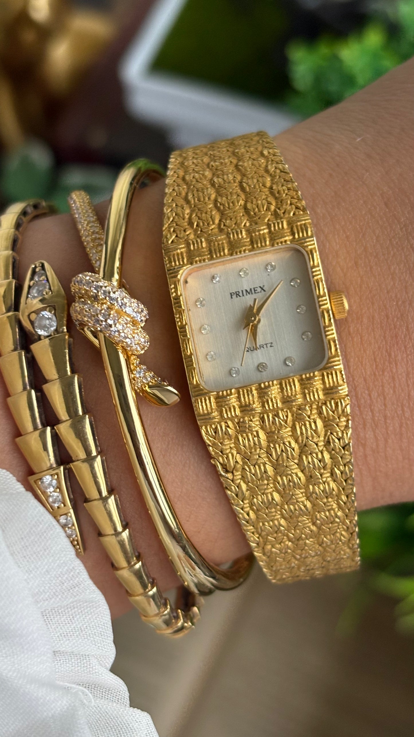 Vintage Primex Women’s Dress Watch in Gold Tone Beautiful Straps