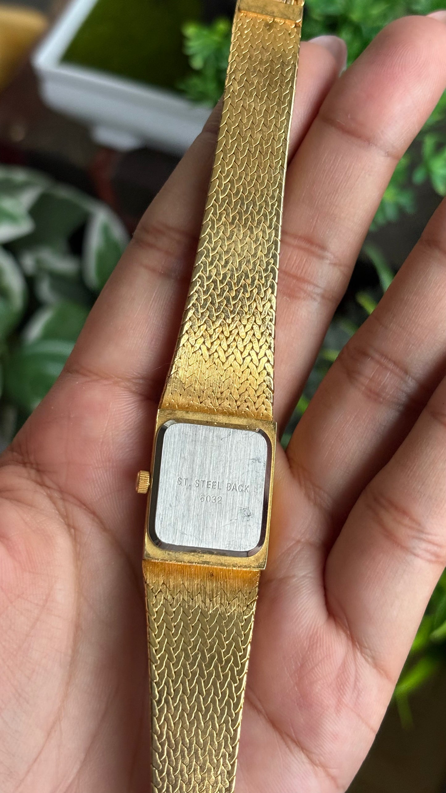 Vintage Primex Women’s Dress Watch in Gold Tone Beautiful Straps