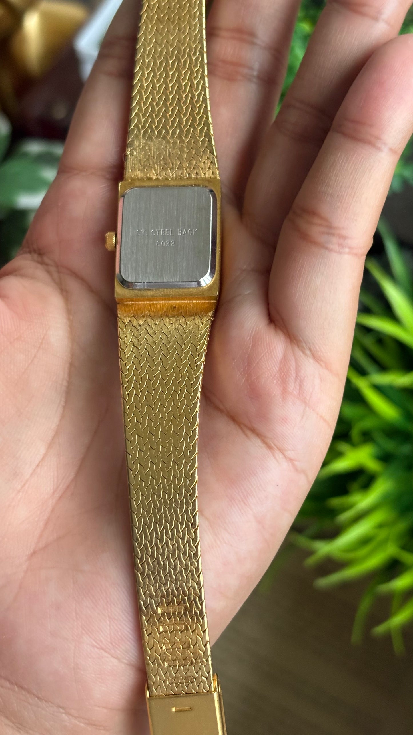 Vintage Primex Women’s Dress Watch in Gold Tone Beautiful Straps