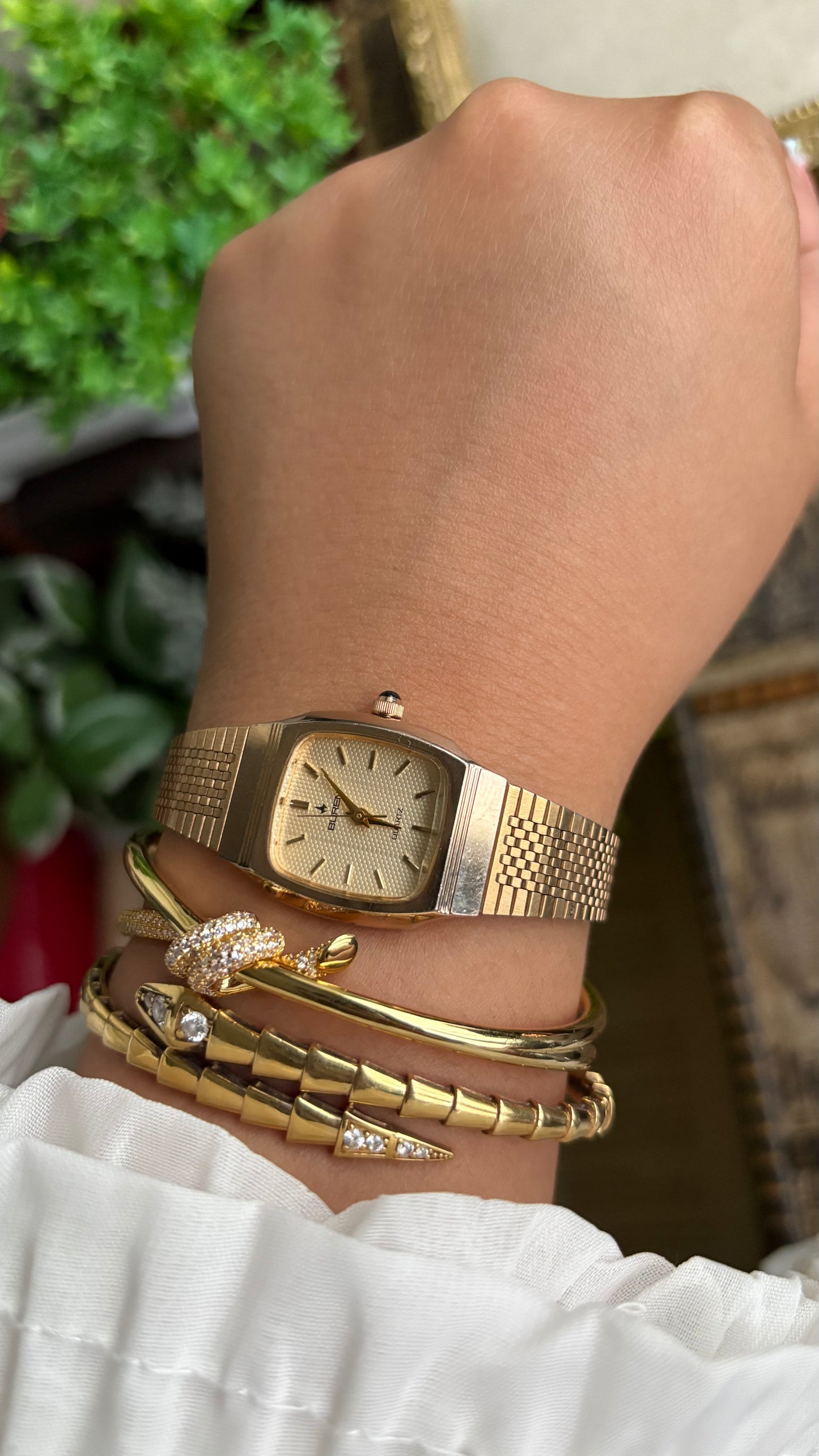 Vintage Buren Watch in Gold Tone Rare Textured Dial