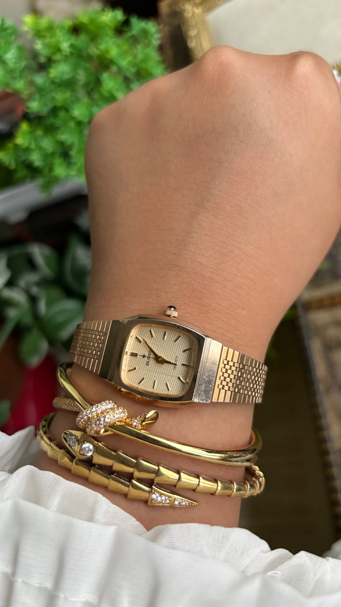 Vintage Buren Watch in Gold Tone Rare Textured Dial