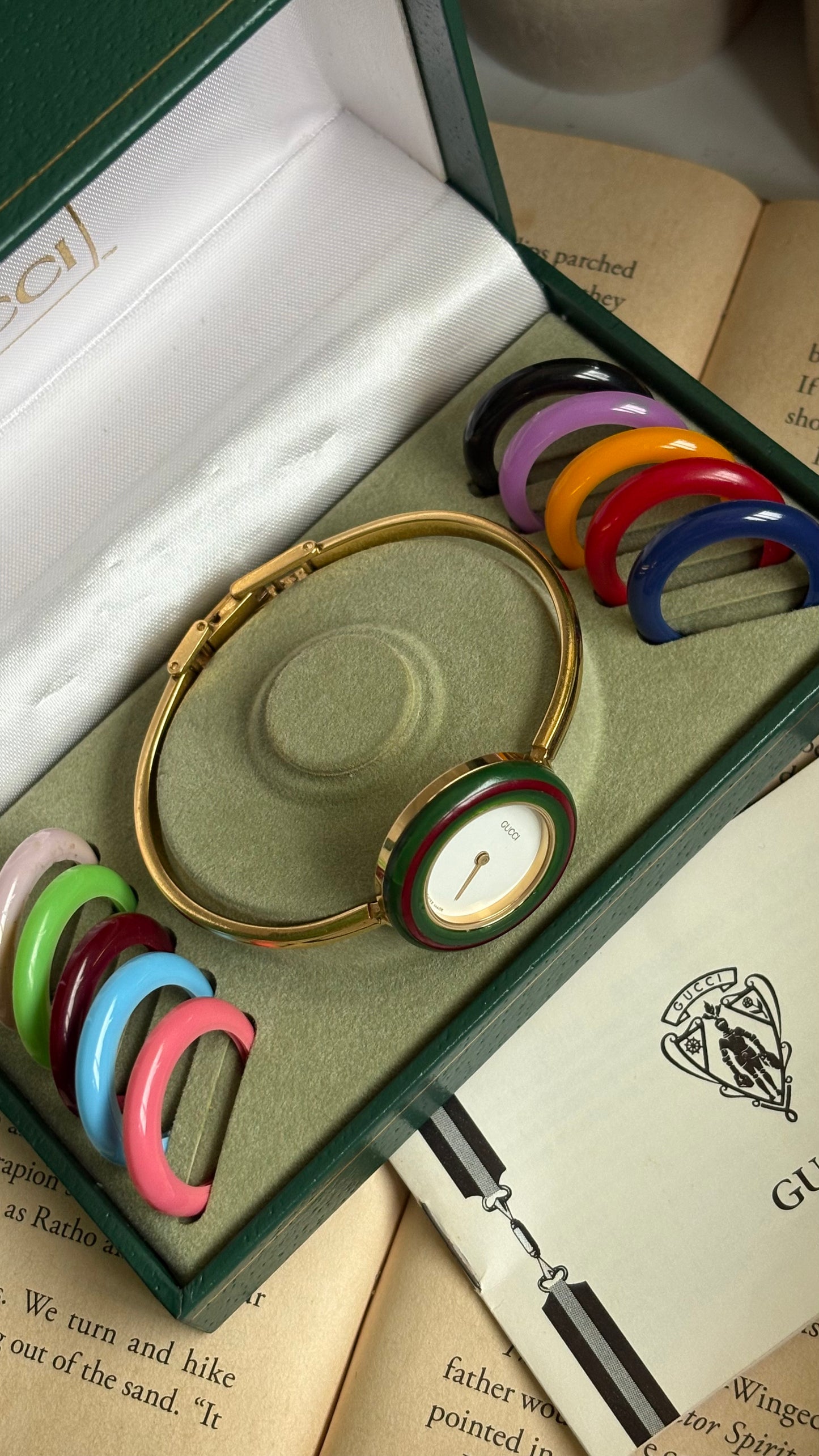 Vintage Gucci 1100L Interchangeable Bezel Set Bangle Watch in Gold Tone