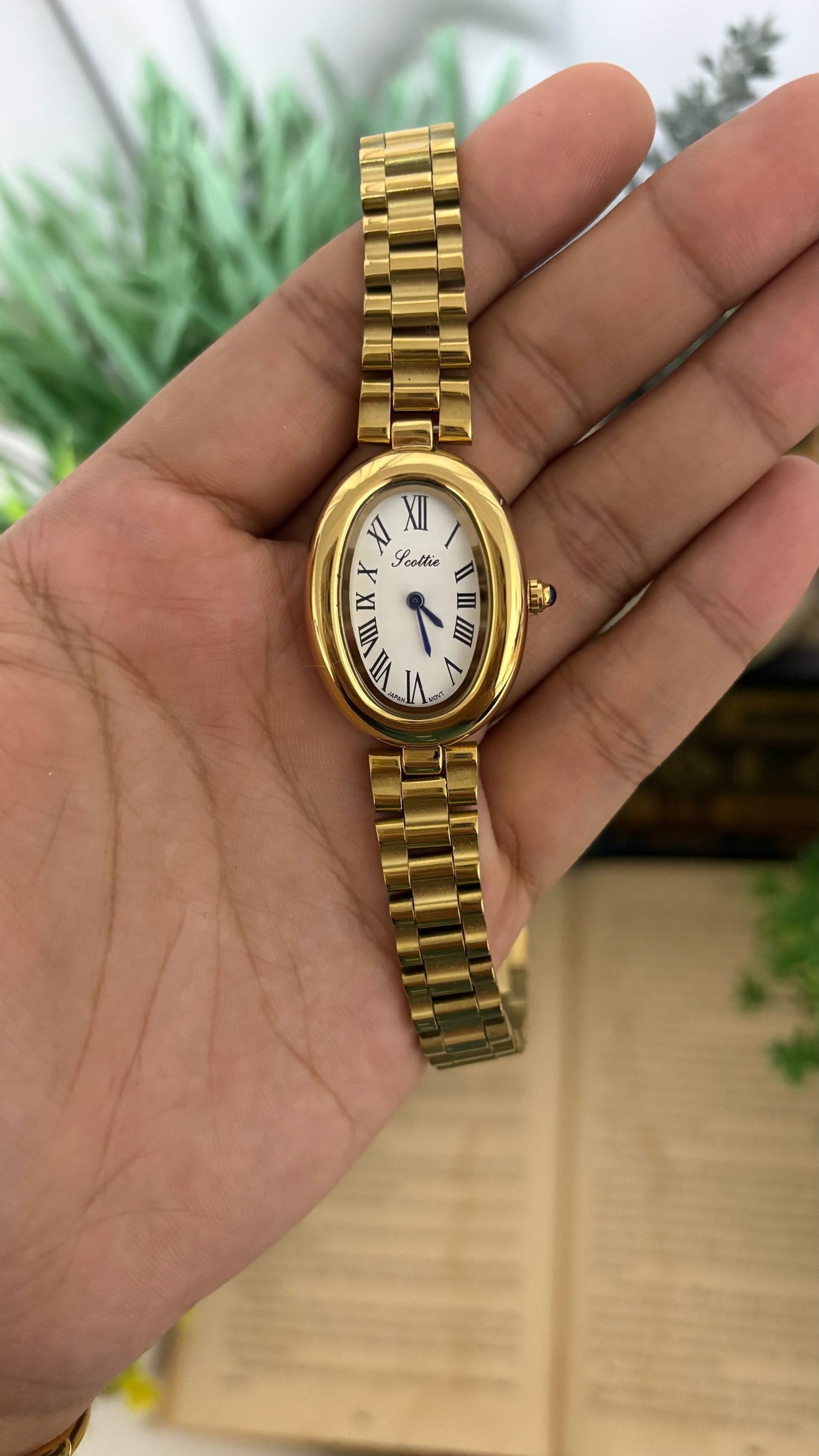 Vintage Scottie Bagnoire Watch in Gold Tone Quartz
