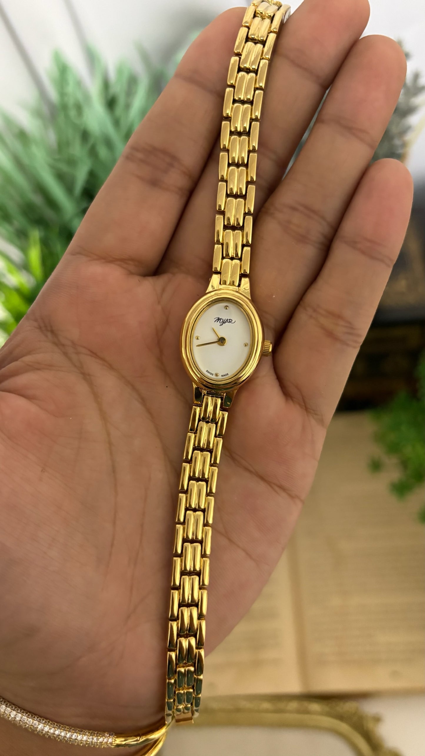 Dainty Vintage Myar Minimalist Watch in Gold Tone Quartz