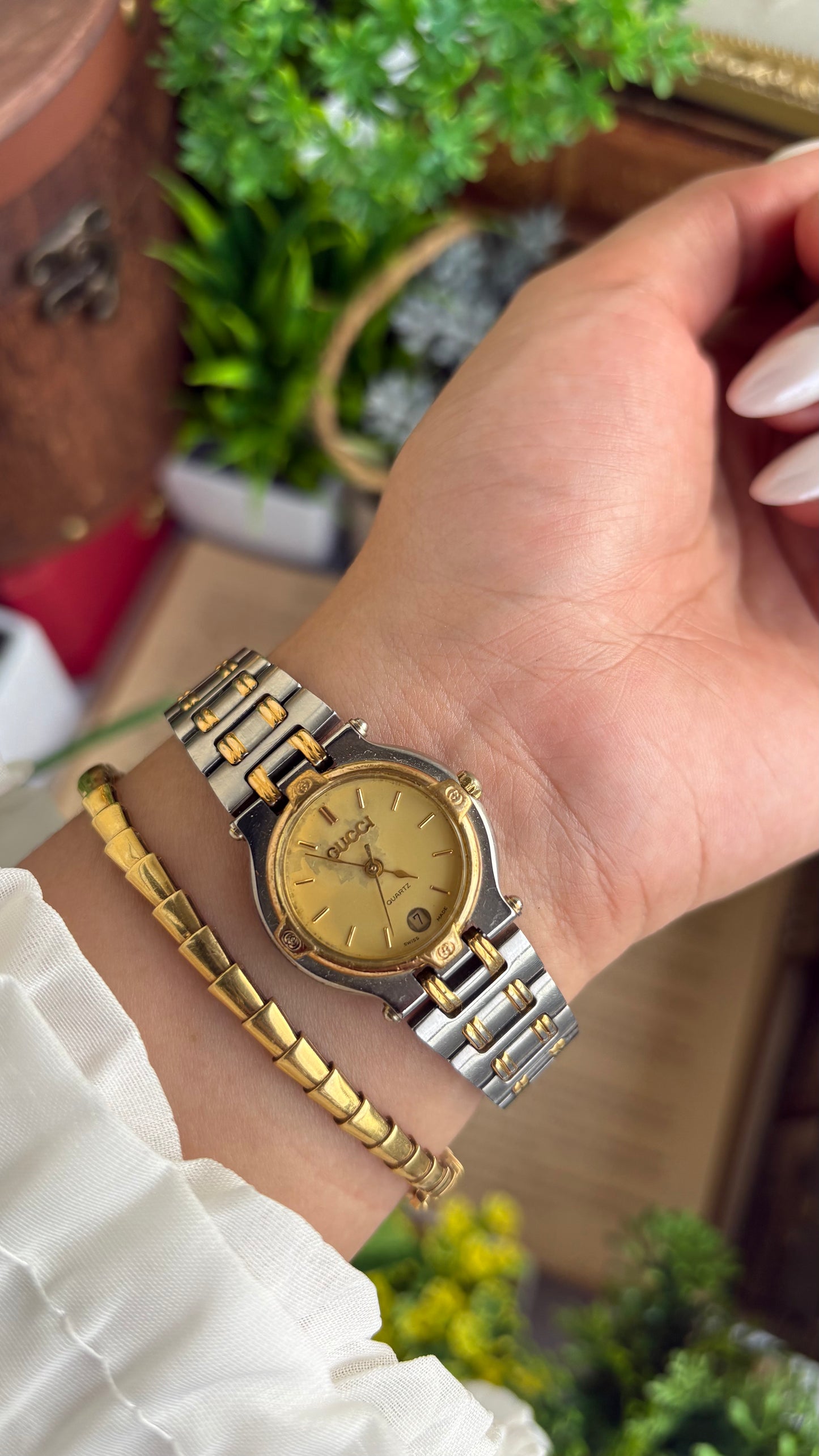 Vintage Classic Gucci 9000L Swiss Watch in Two Tone