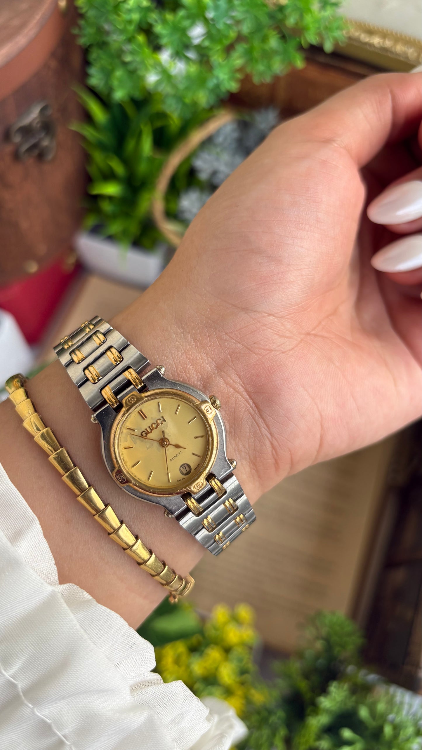 Vintage Classic Gucci 9000L Swiss Watch in Two Tone