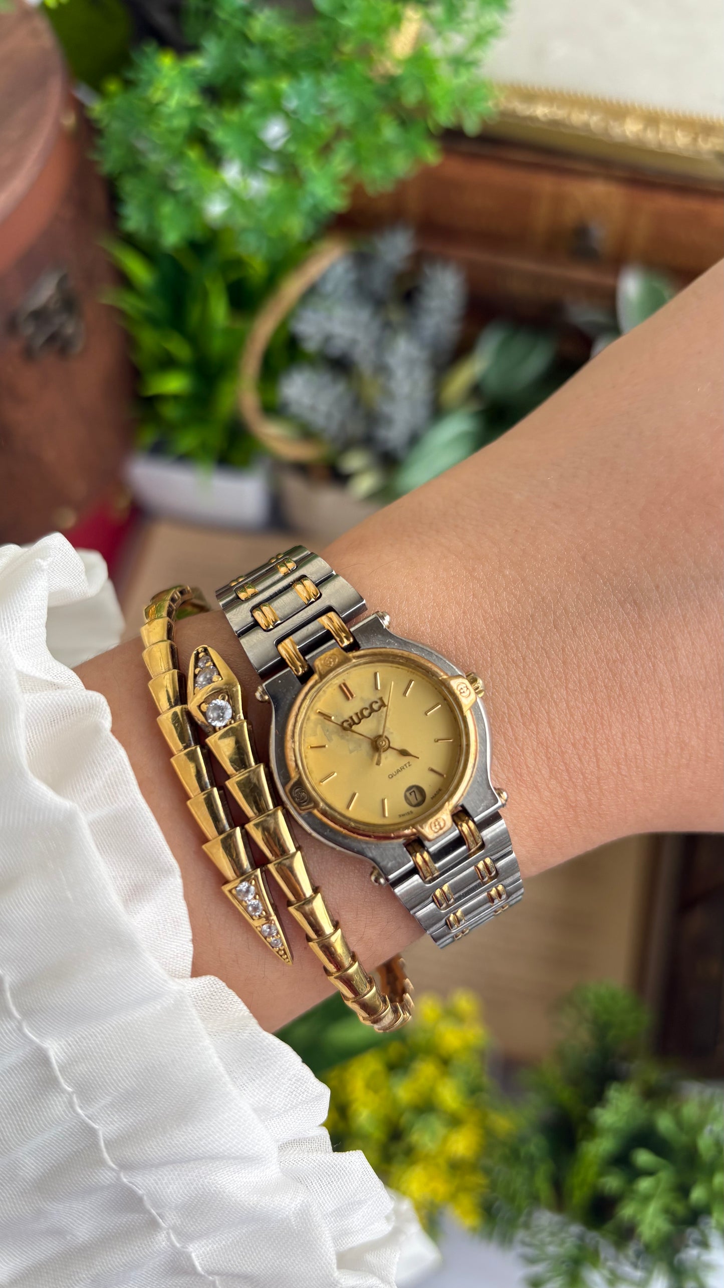 Vintage Classic Gucci 9000L Swiss Watch in Two Tone