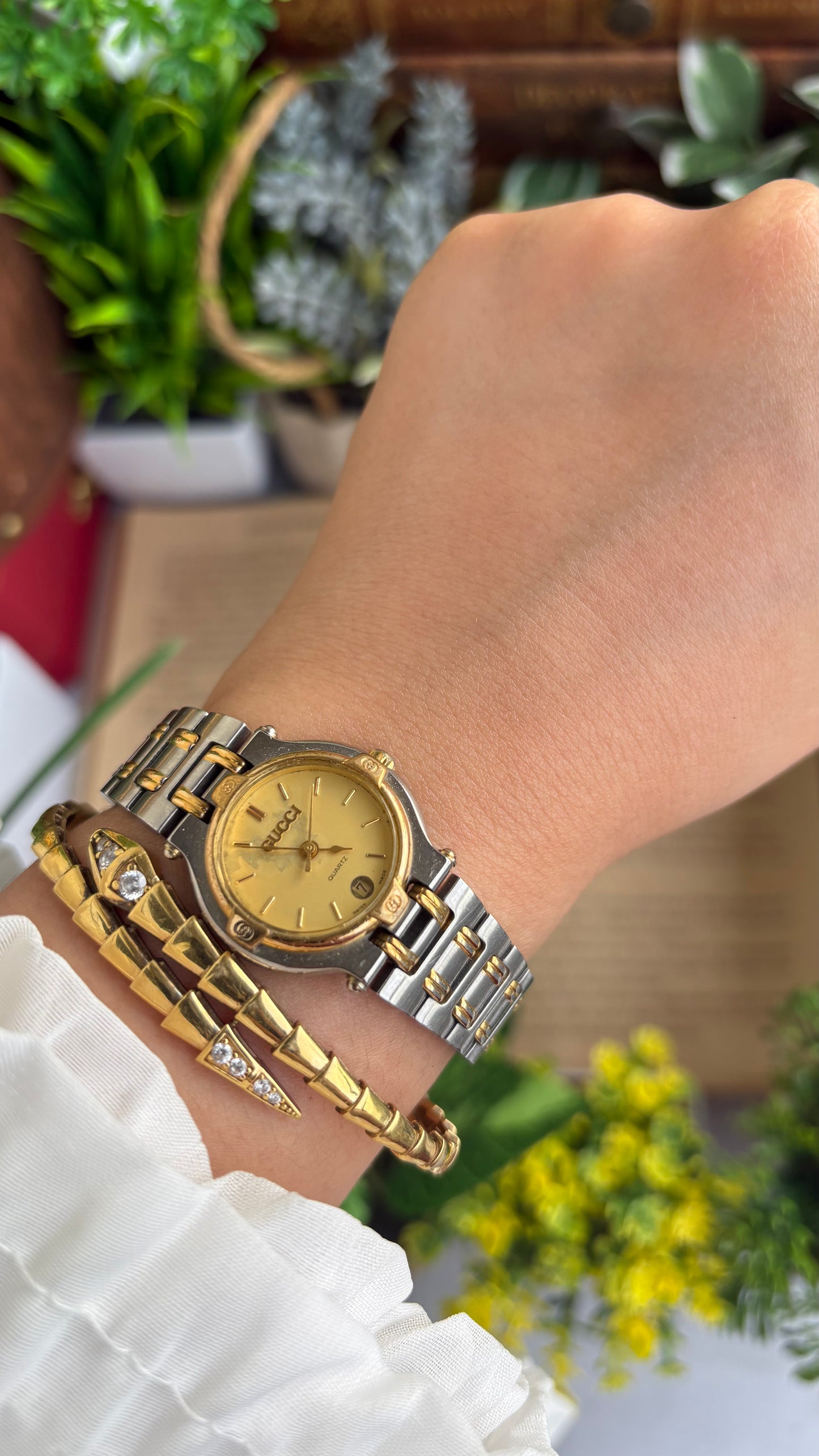 Vintage Classic Gucci 9000L Swiss Watch in Two Tone