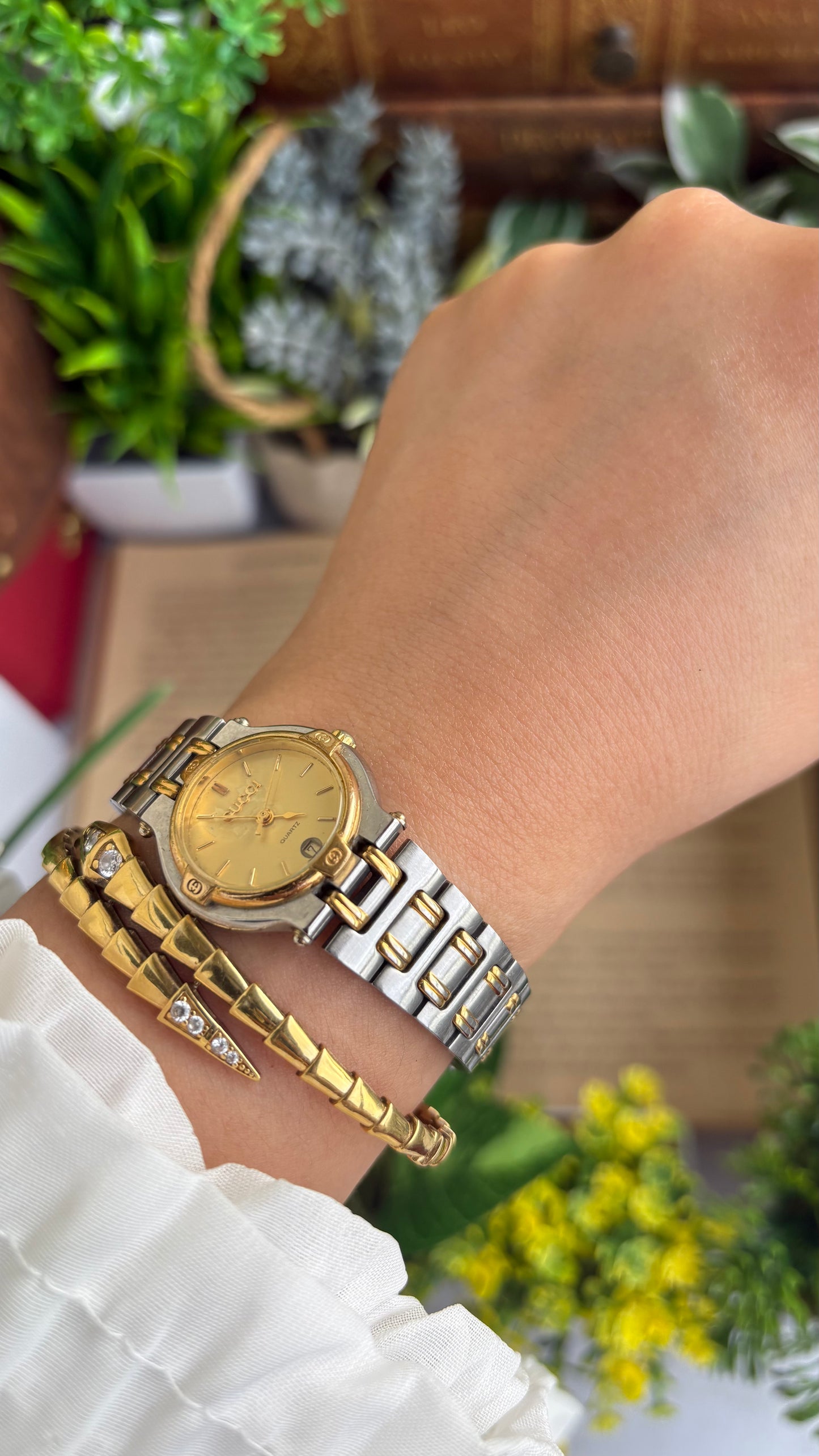 Vintage Classic Gucci 9000L Swiss Watch in Two Tone