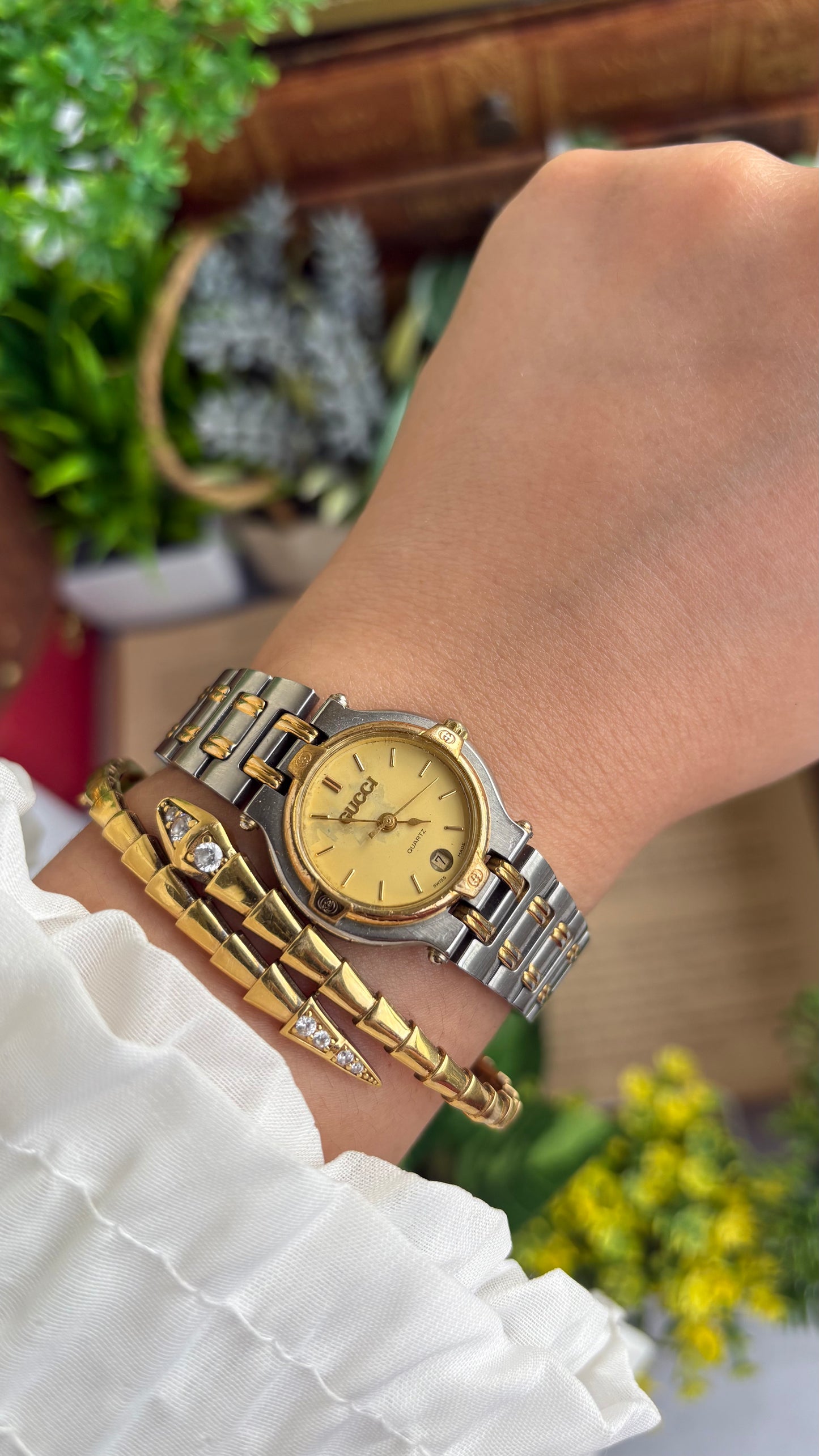 Vintage Classic Gucci 9000L Swiss Watch in Two Tone