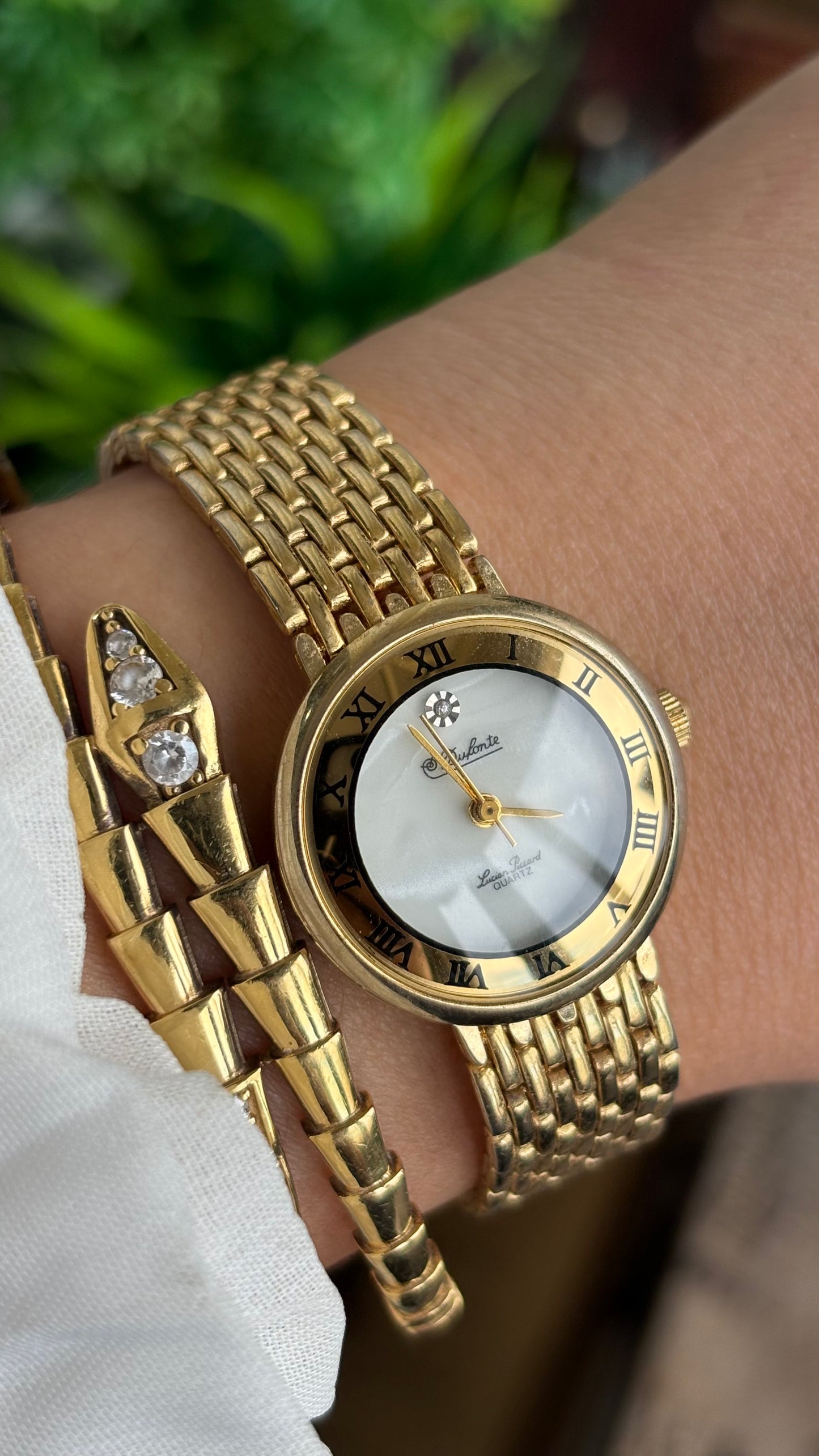 Vintage Dufonte Lucien Piccard Watch in Gold Tone Self-Adjust Pearl & Diamond Dial
