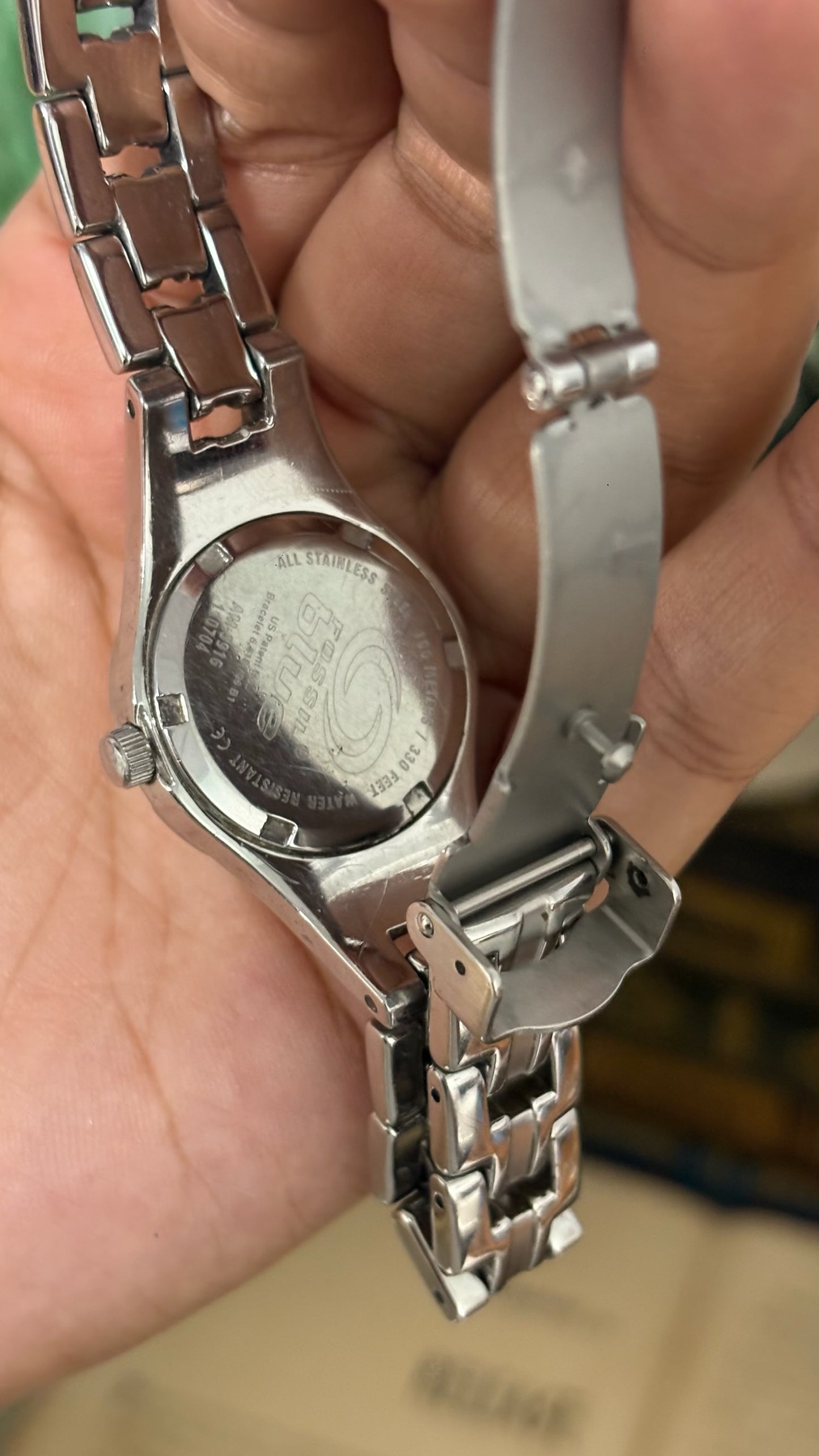 Vintage Fossil Blue 100 Meters Diver Style Watch with Date Window in Silver Tone White Dial Quartz