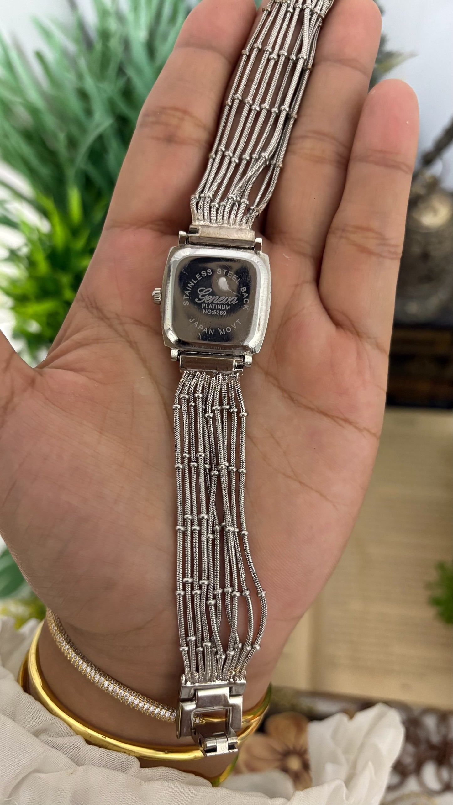 Vintage Geneva Platinum Cushion Case Multi-Strand Liquid Silver Ball Chain Strap Watch in Silver Tone Black Dial Quartz