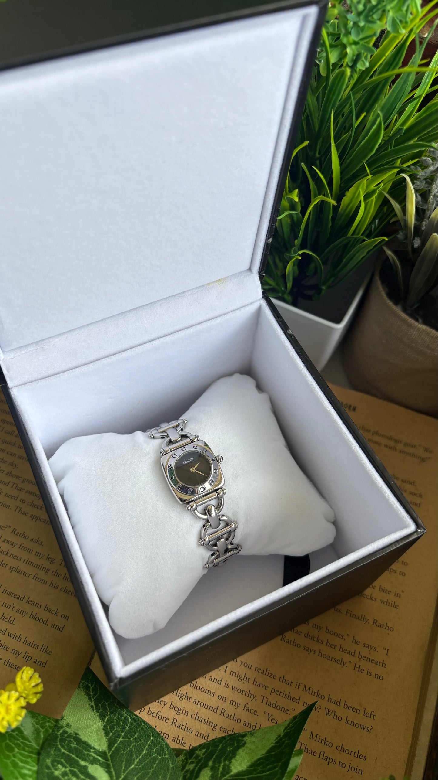 Vintage Gucci 6400L Classic Horsebit Watch in Silver Tone