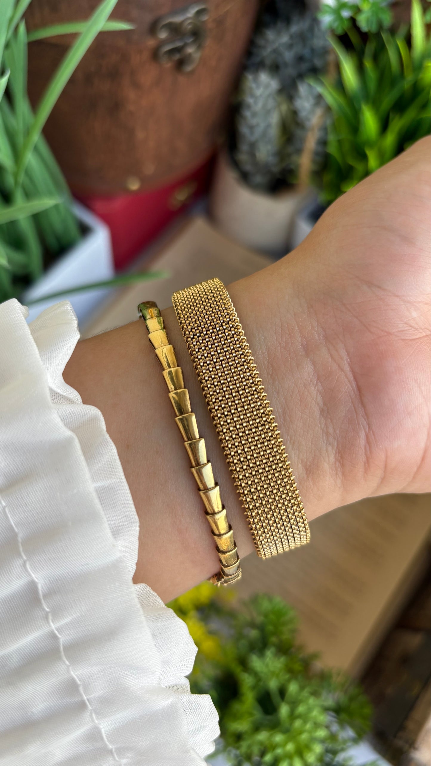 Vintage Omega De Ville Women's Dress Watch in Gold Tone Stretch Band