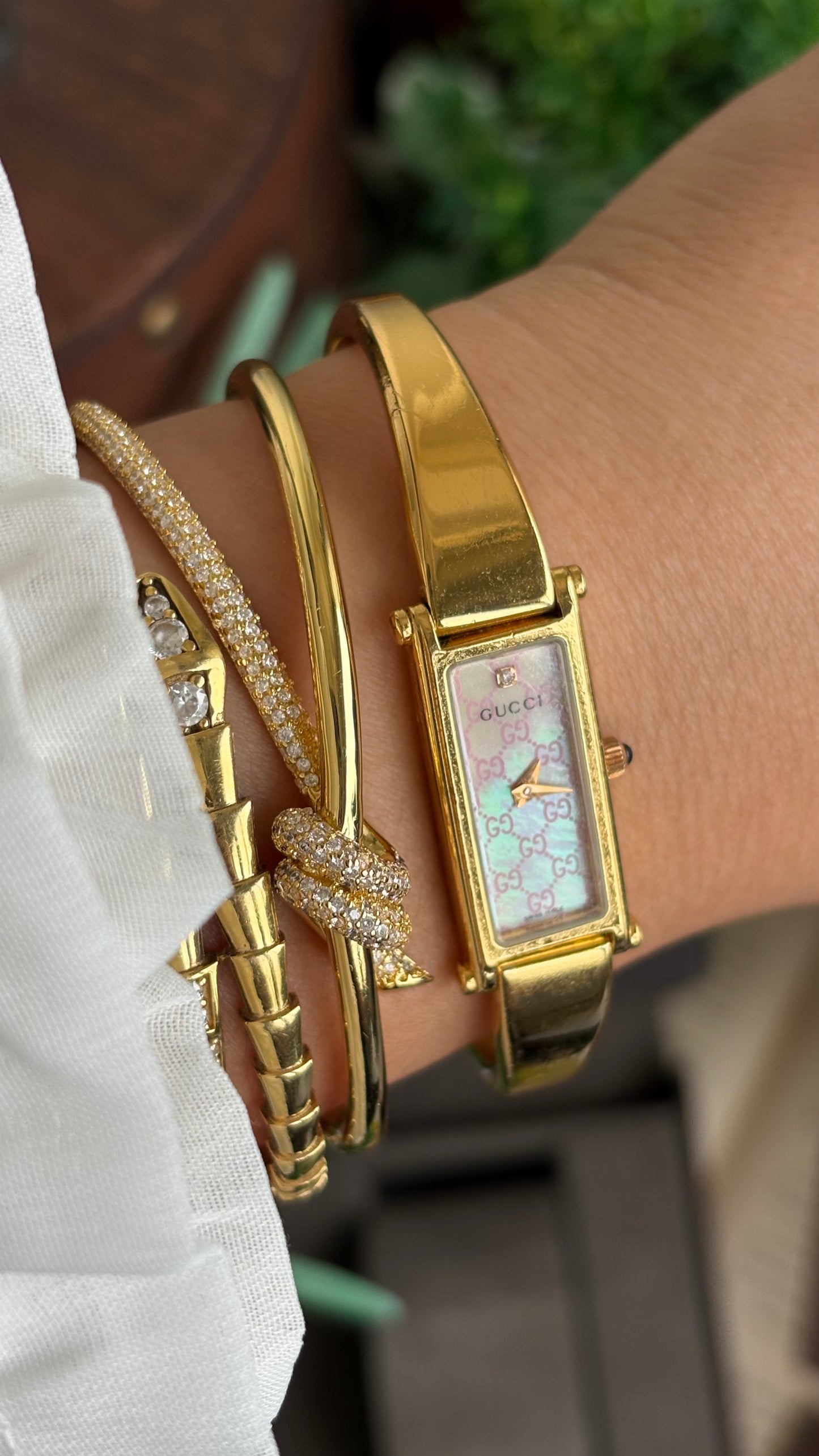 Vintage Gucci 1500L Watch in Gold Tone Rare Monogram Pearl Dial with One Genuine Diamond with Original Gucci Box