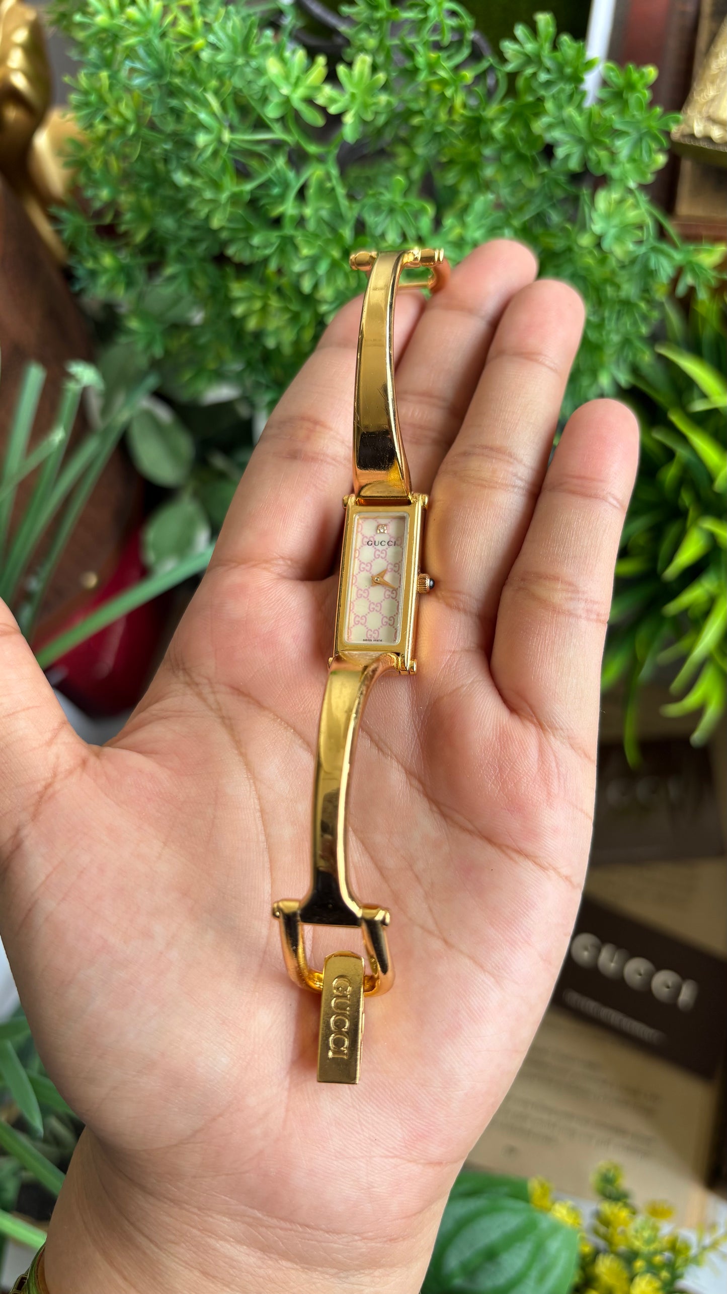 Vintage Gucci 1500L Watch in Gold Tone Rare Monogram Pearl Dial with One Genuine Diamond with Original Gucci Box