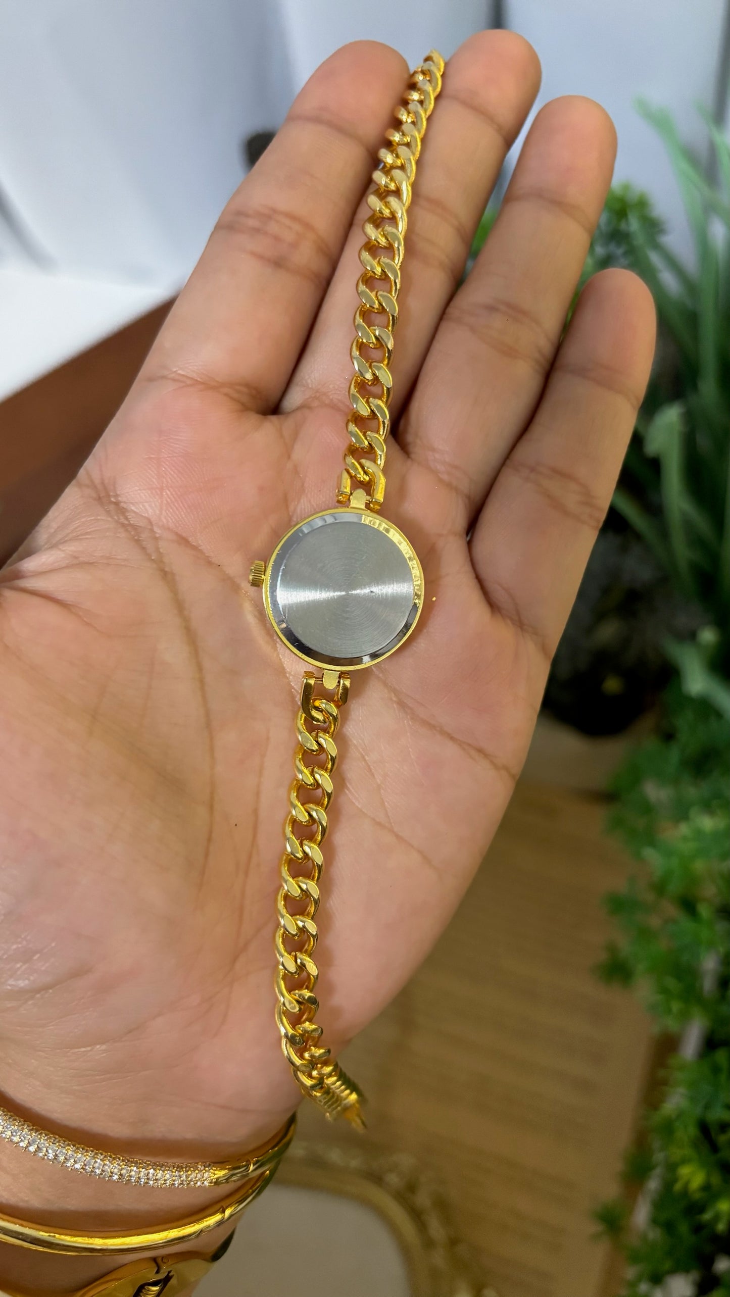 Vintage Belle Ville Roman Dial Watch in Gold Tone Quartz