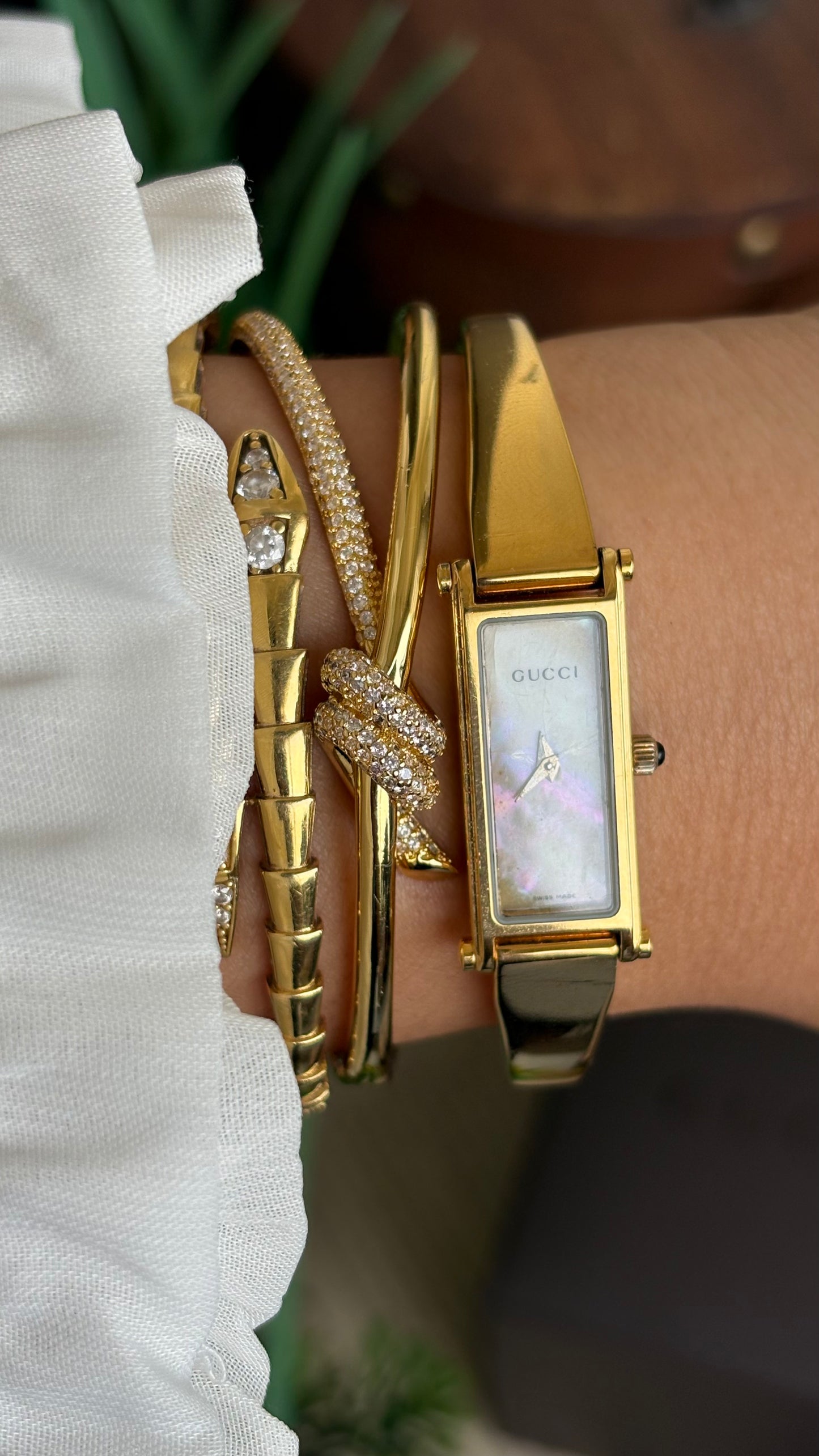 Vintage Gucci 1500L Watch in Gold Tone Mother of Pearl Dial with Original Gucci Box