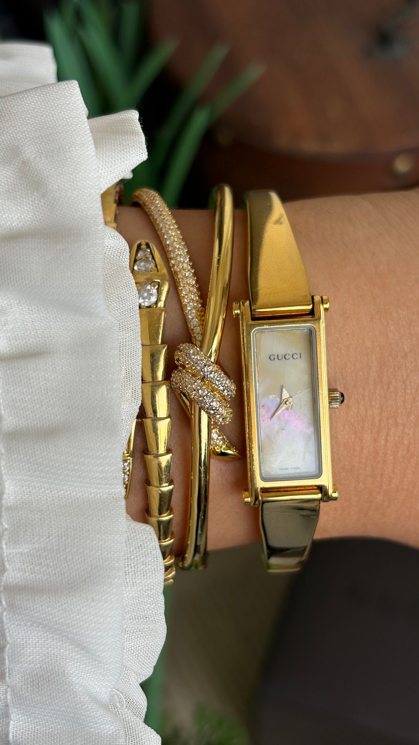 Vintage Gucci 1500L Watch in Gold Tone Mother of Pearl Dial with Original Gucci Box