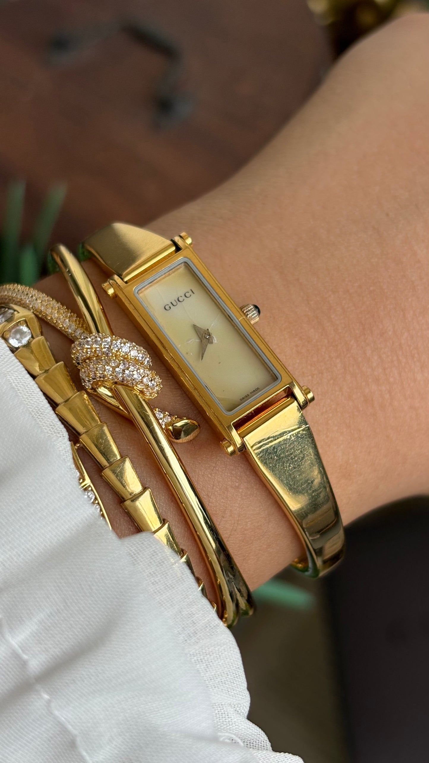 Vintage Gucci 1500L Watch in Gold Tone Mother of Pearl Dial with Original Gucci Box