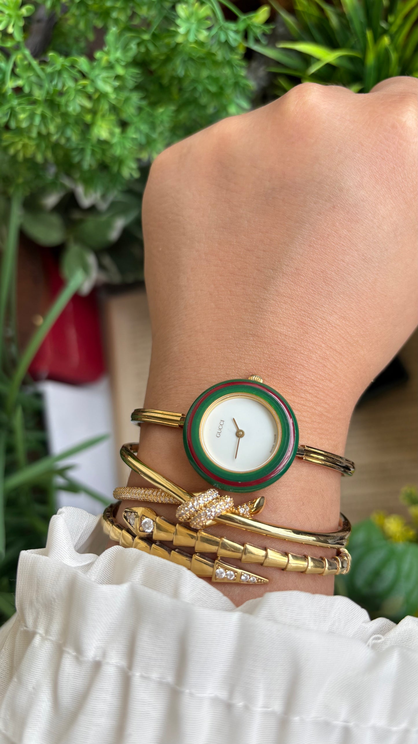 Vintage Gucci 1100L Interchangeable Bezel Set Bangle Watch in Gold Tone Comes With Rare VIP Velvet Box and Metal Gold Ring
