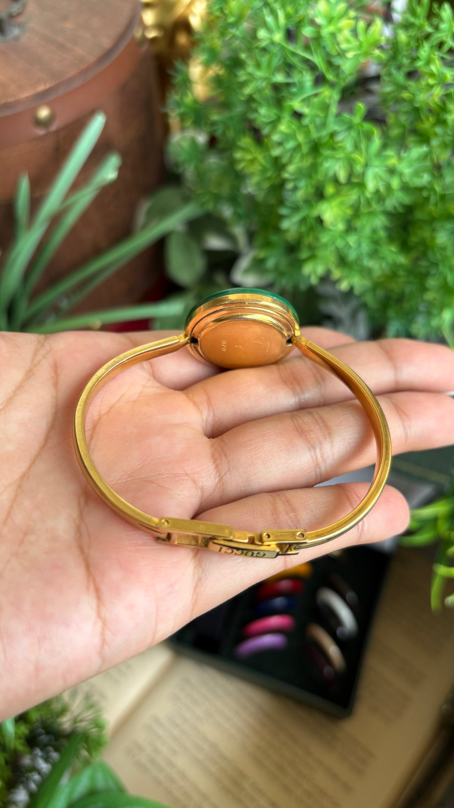 Vintage Gucci 1100L Interchangeable Bezel Set Bangle Watch in Gold Tone Comes With Rare VIP Velvet Box and Metal Gold Ring