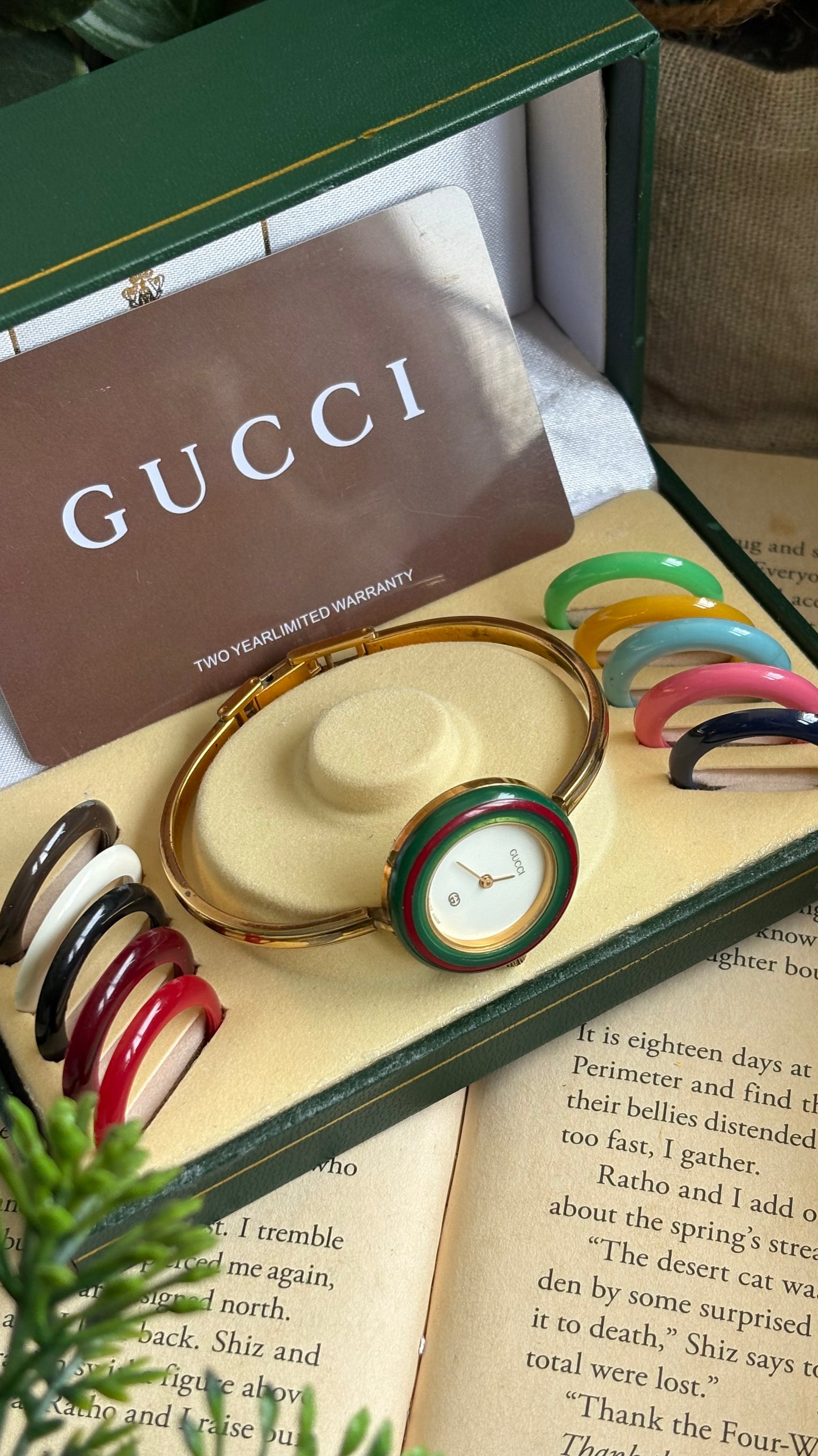 Vintage Gucci 1100L Interchangeable Bezel Set Bangle Watch in Gold Tone with Authenticity Card