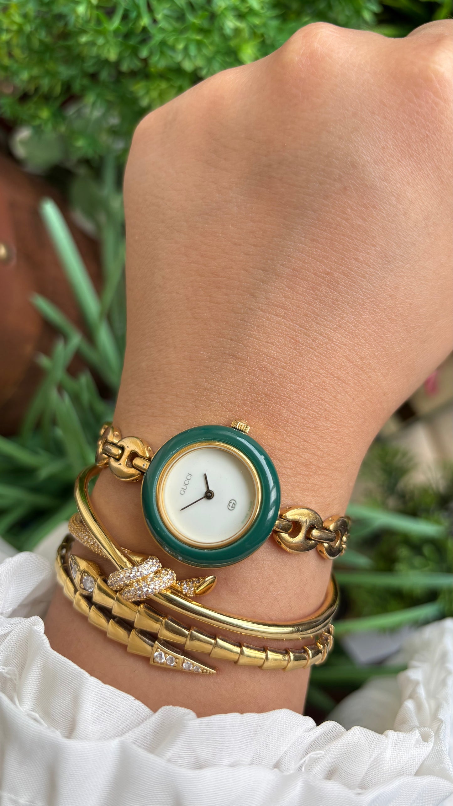 Vintage Gucci 1100L Interchangeable Bezel Set Marina Bracelet Watch in Gold Tone