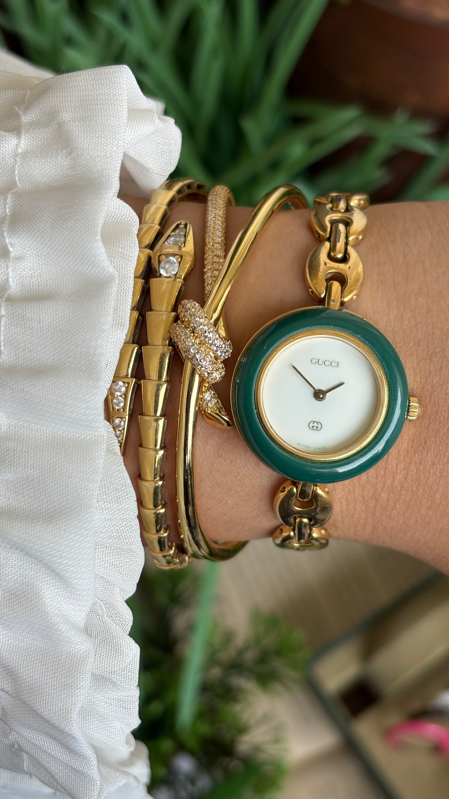 Vintage Gucci 1100L Interchangeable Bezel Set Marina Bracelet Watch in Gold Tone
