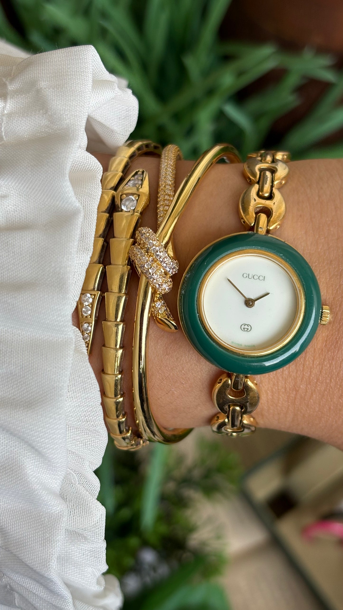 Vintage Gucci 1100L Interchangeable Bezel Set Marina Bracelet Watch in Gold Tone
