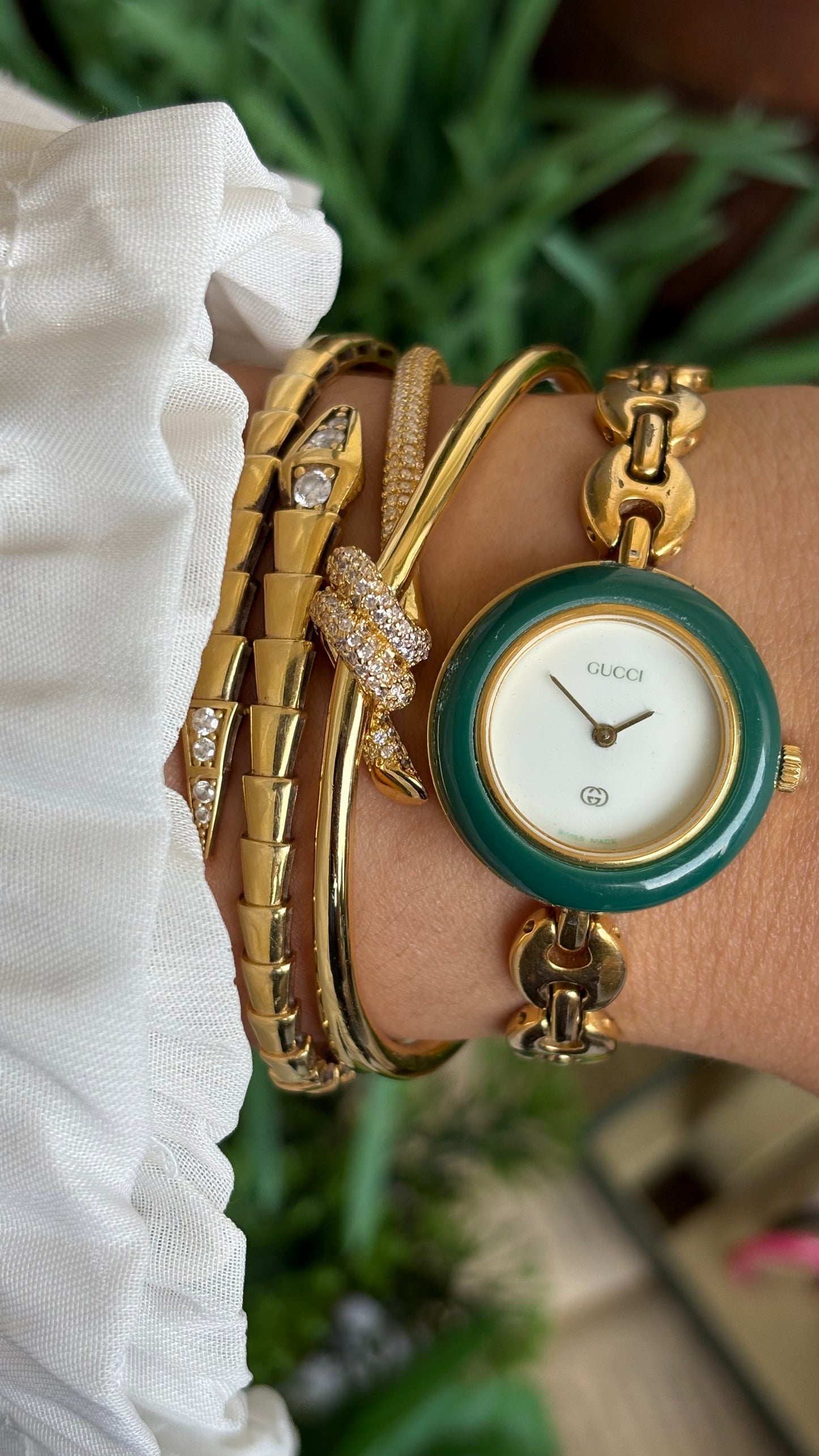 Vintage Gucci 1100L Interchangeable Bezel Set Marina Bracelet Watch in Gold Tone