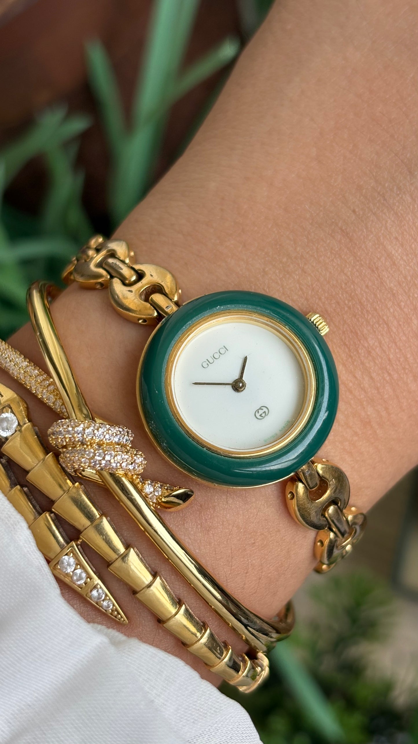 Vintage Gucci 1100L Interchangeable Bezel Set Marina Bracelet Watch in Gold Tone