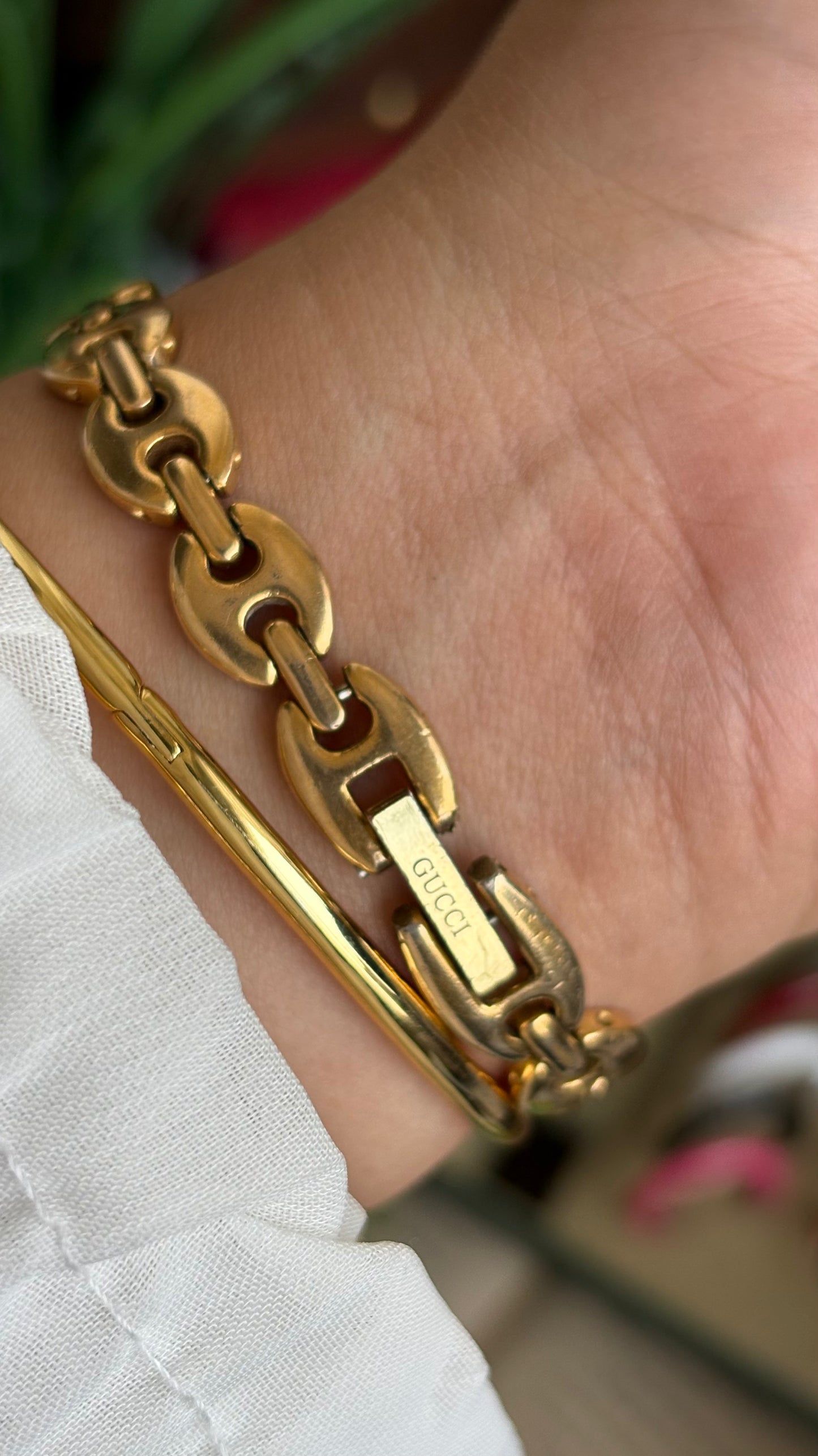 Vintage Gucci 1100L Interchangeable Bezel Set Marina Bracelet Watch in Gold Tone