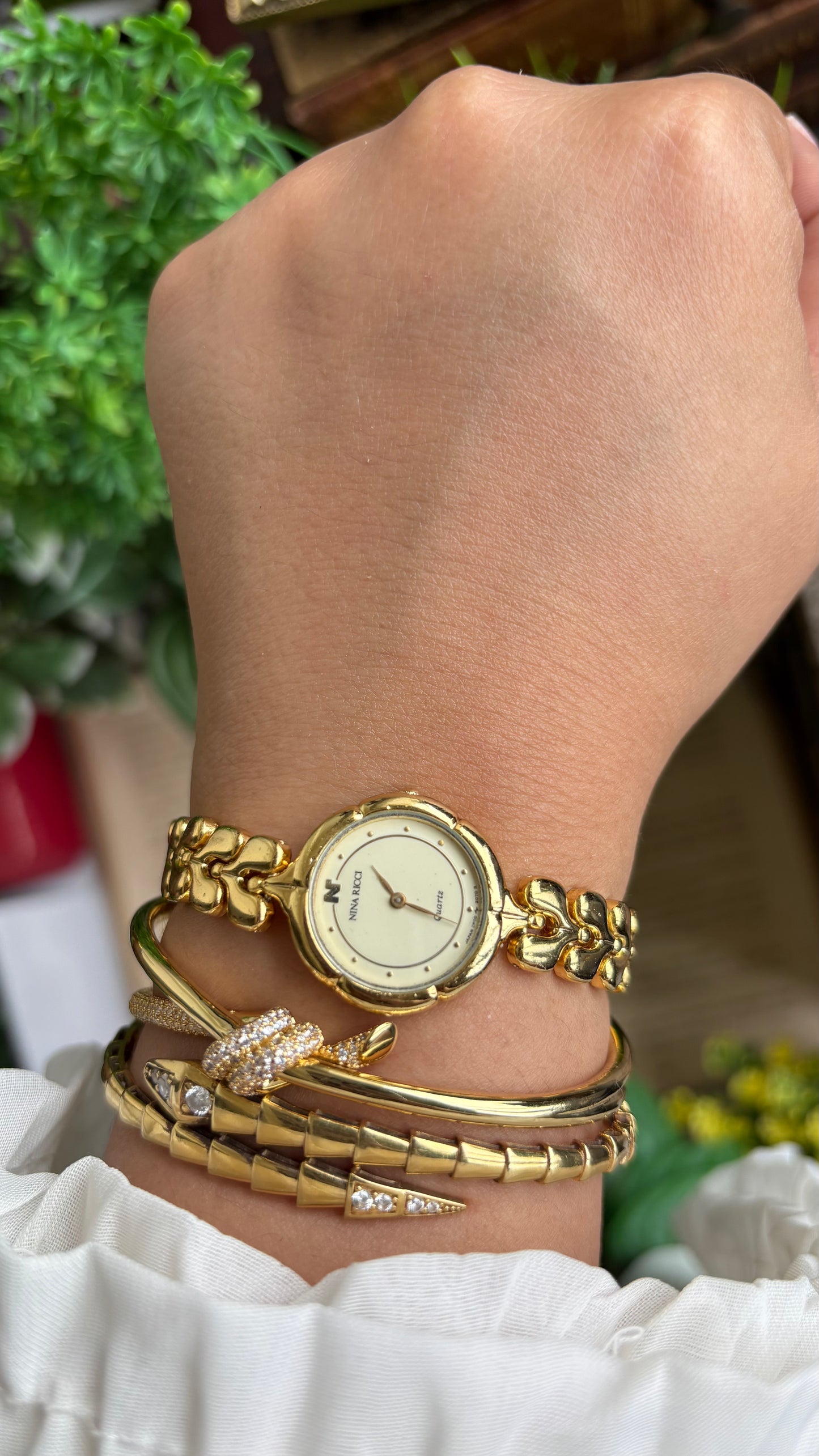 Vintage Nina Ricci Watch in Gold Tone Gold Dial