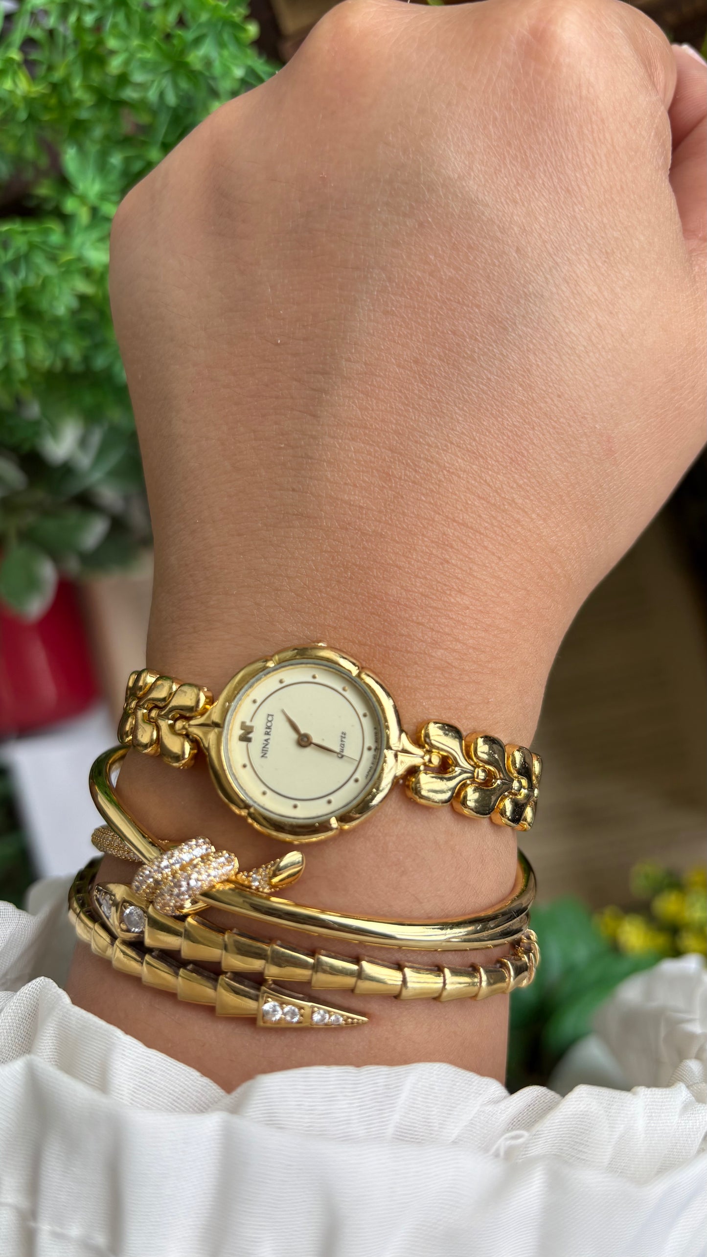 Vintage Nina Ricci Watch in Gold Tone Gold Dial