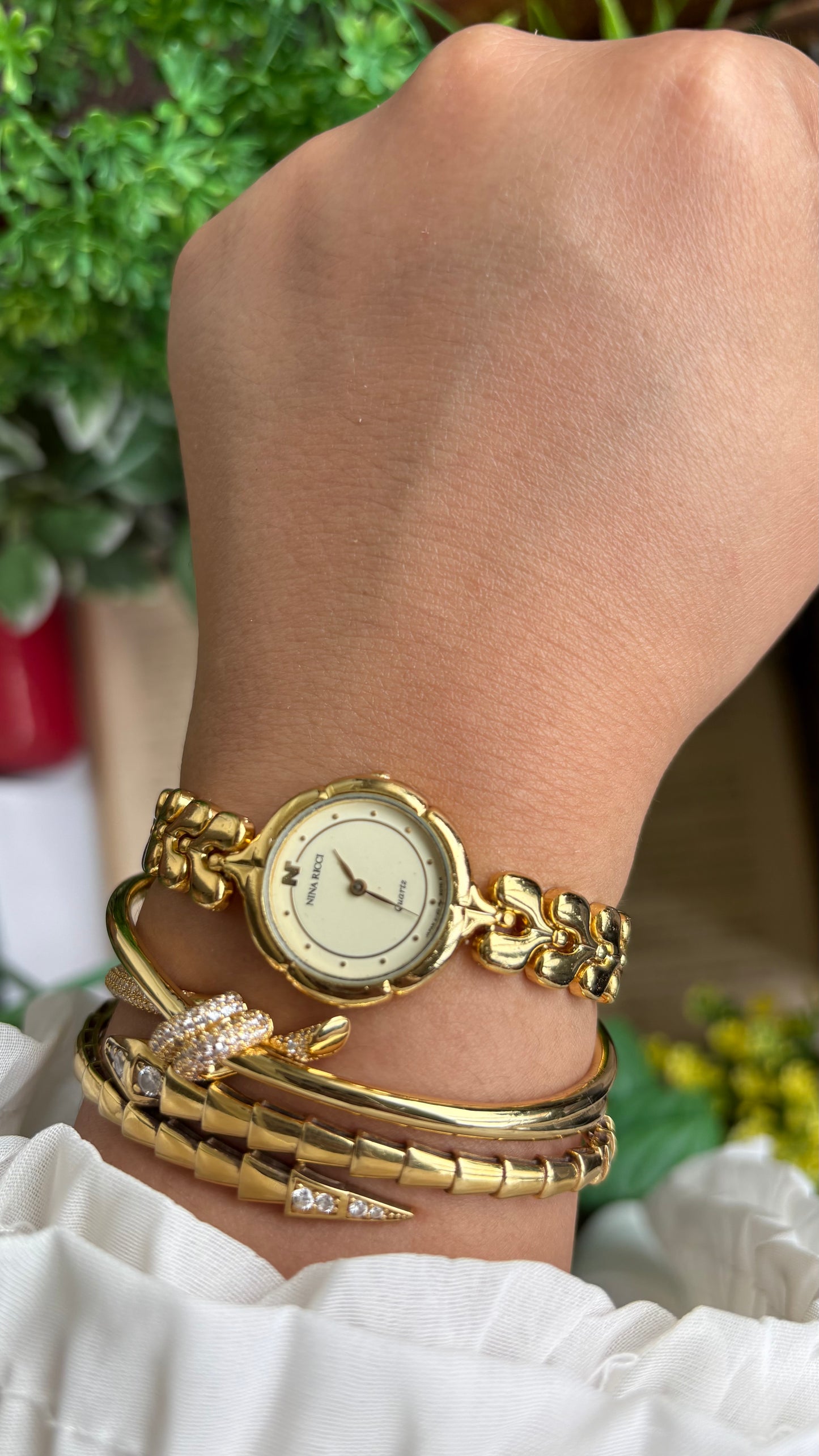 Vintage Nina Ricci Watch in Gold Tone Gold Dial